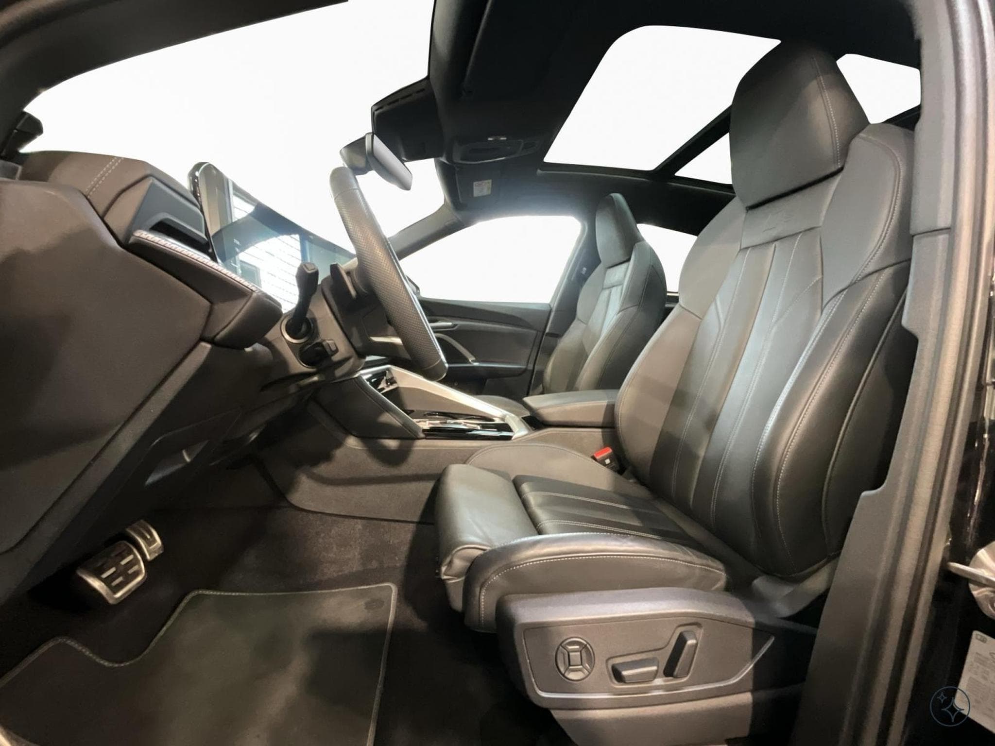 Audi Q5 SB+S-line+Quattro+S-Tronic+Black-Style+P.Business+AHK+Pano+L (2025) - Photo 9