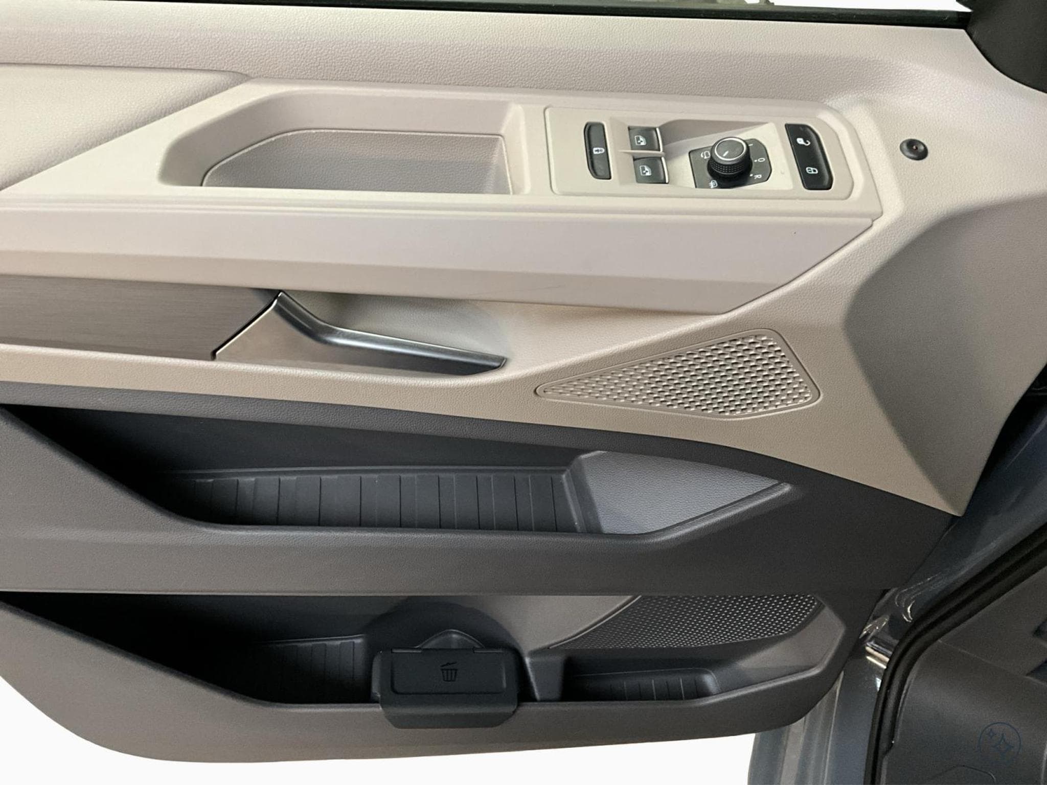 VW T7 Life+Aut+LM18+Matrix-Led+7Sitze+AHK+Navi (2026) - Photo 14
