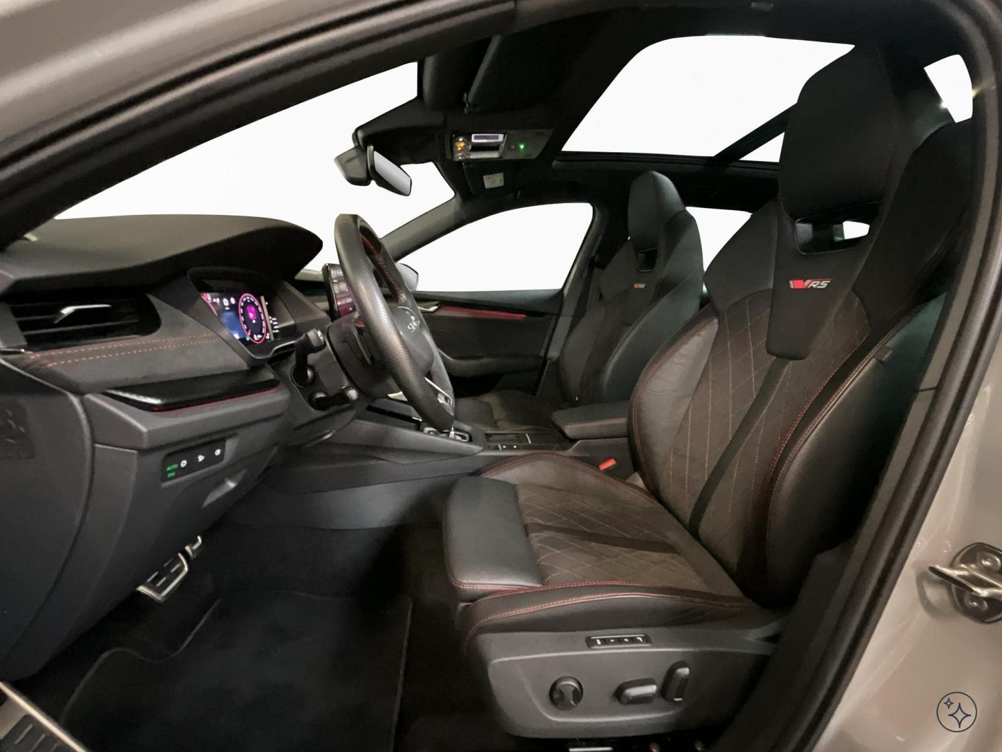 Skoda Octavia RS+DSG+Design-Suedia+P.Simply&Clever+Pano+360°+Canton (2025) - Photo 9