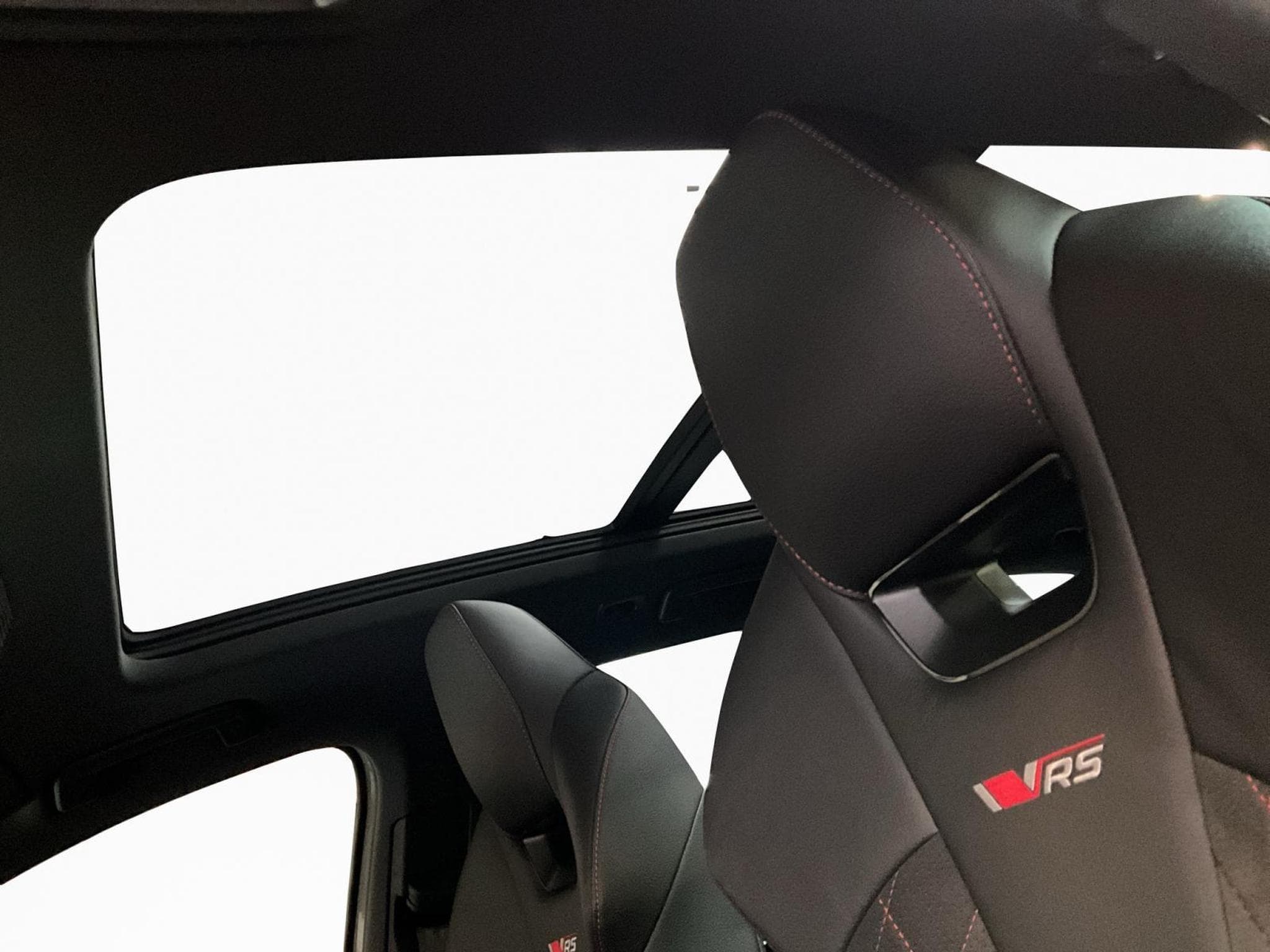 Skoda Octavia RS+DSG+Design-Suedia+P.Simply&Clever+Pano+360°+Canton (2025) - Photo 15