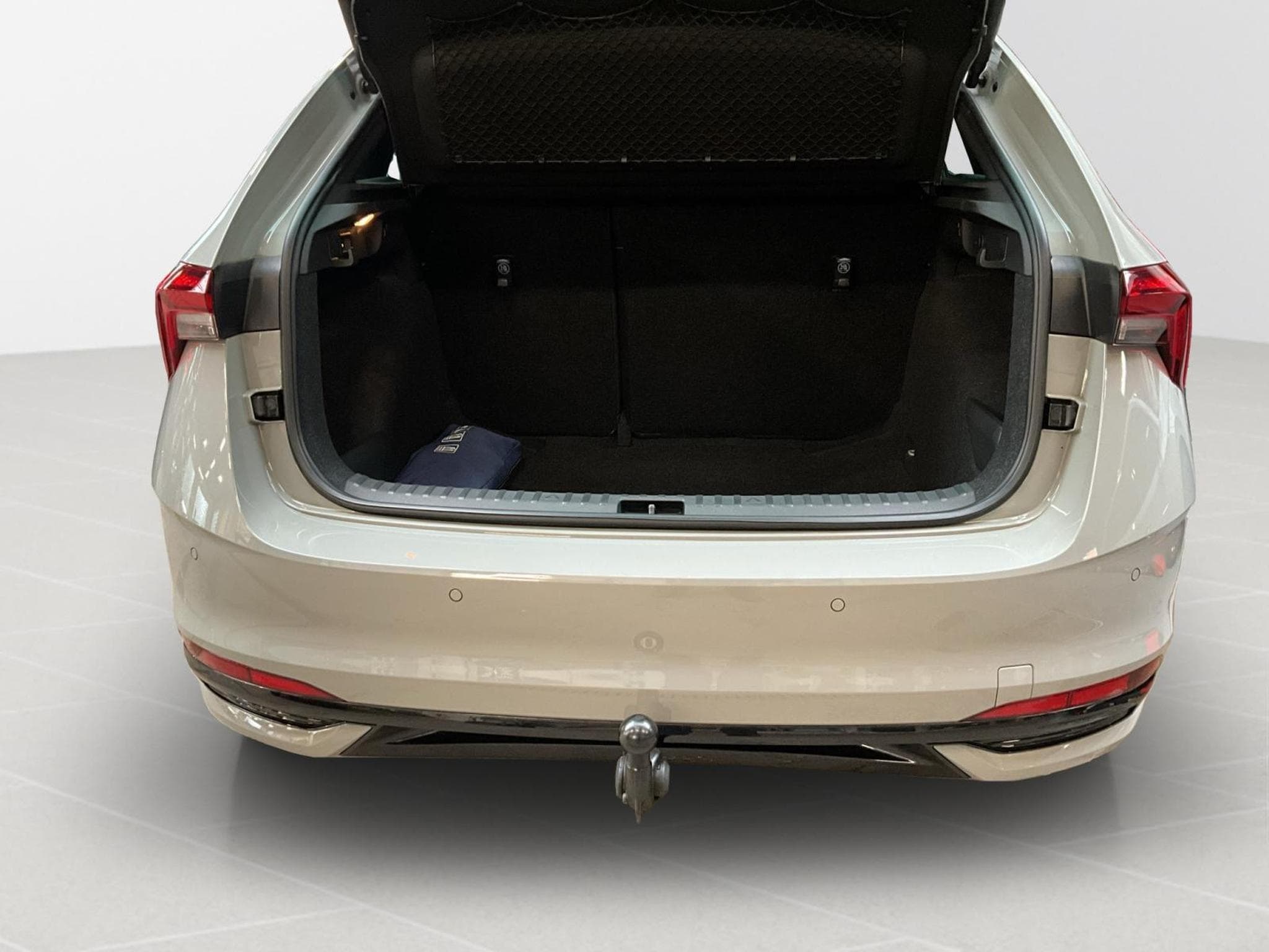 Skoda Scala Monte-carlo+DSG+P.Assisted+LM18+P.Park&Go+AHK+LED+NAVI+DAB (2025) - Photo 17