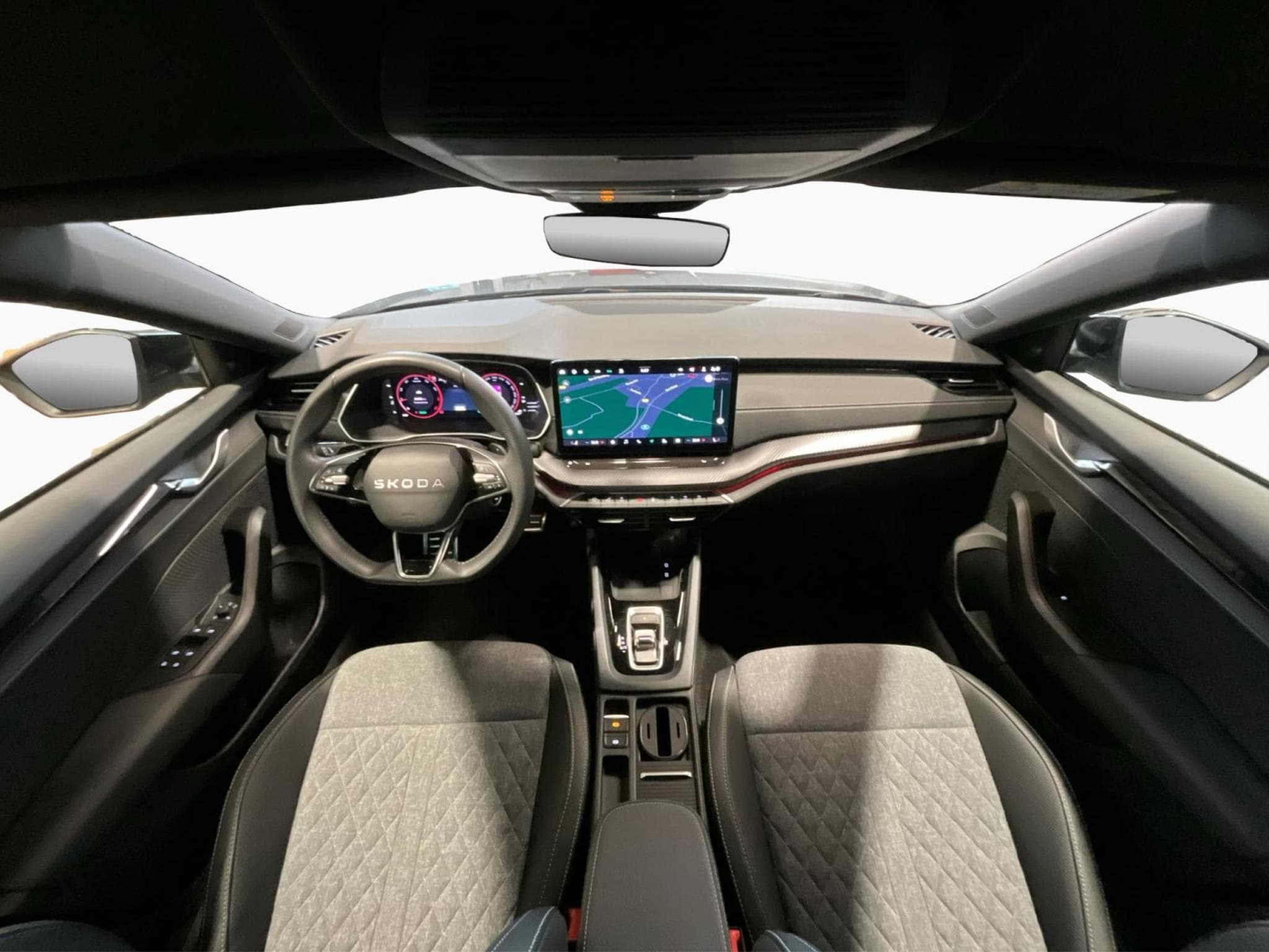 Skoda Octavia Sportline+DSG+P.Assisted+AHK+P.Confort+P,sport+StandH.+Led (2025) - Photo 2
