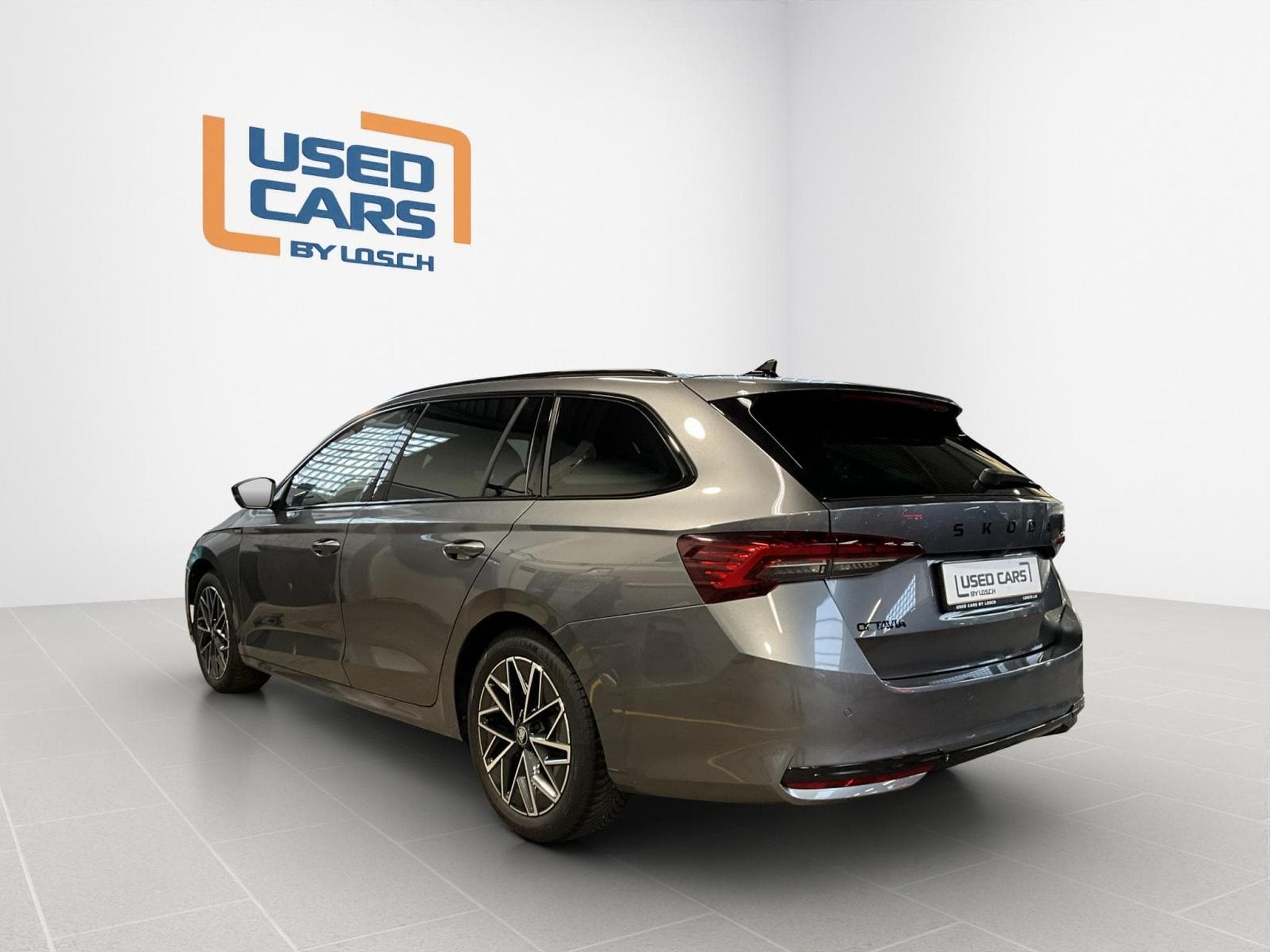 Skoda Octavia Sportline+DSG+P.Assisted+AHK+P.Confort+P,sport+StandH.+Led (2025) - Photo 6