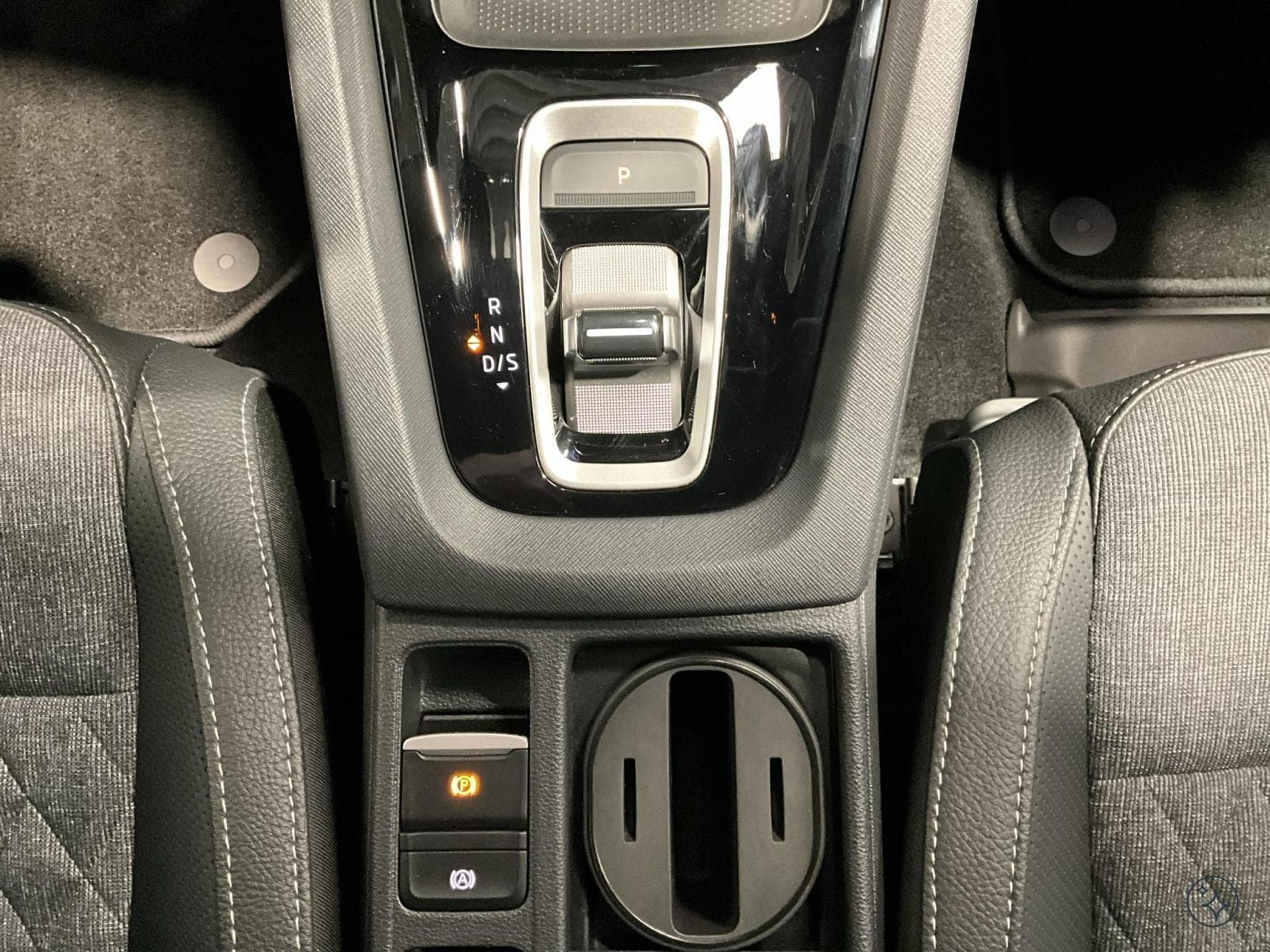 Skoda Octavia Sportline+DSG+P.Assisted+AHK+P.Confort+P,sport+StandH.+Led (2025) - Photo 12