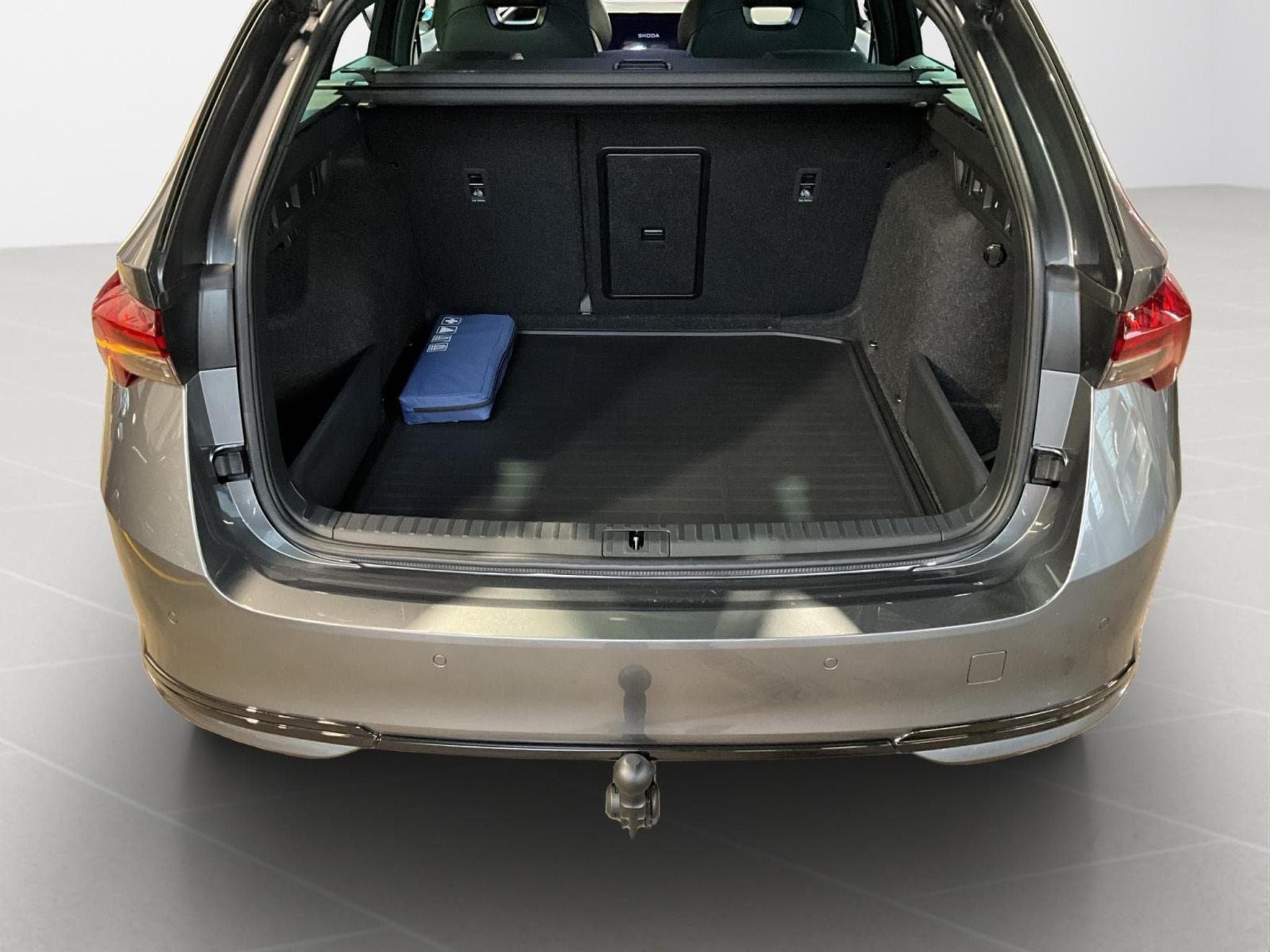 Skoda Octavia Sportline+DSG+P.Assisted+AHK+P.Confort+P,sport+StandH.+Led (2025) - Photo 15