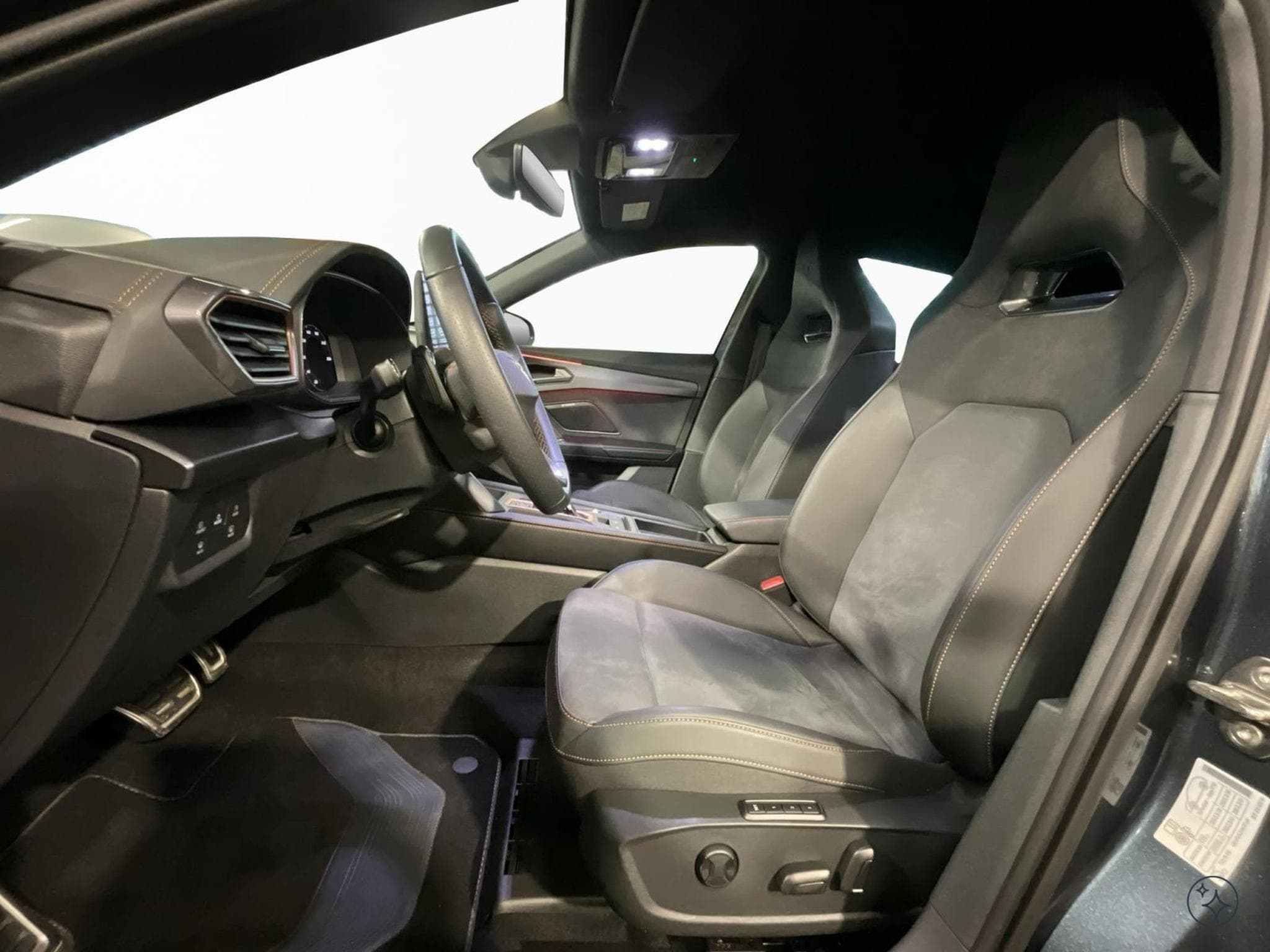Cupra Formentor DSG+Dynamic-Design+Sennheiser+Pure-Performance+LM18+LED+NAVI (2025) - Photo 9