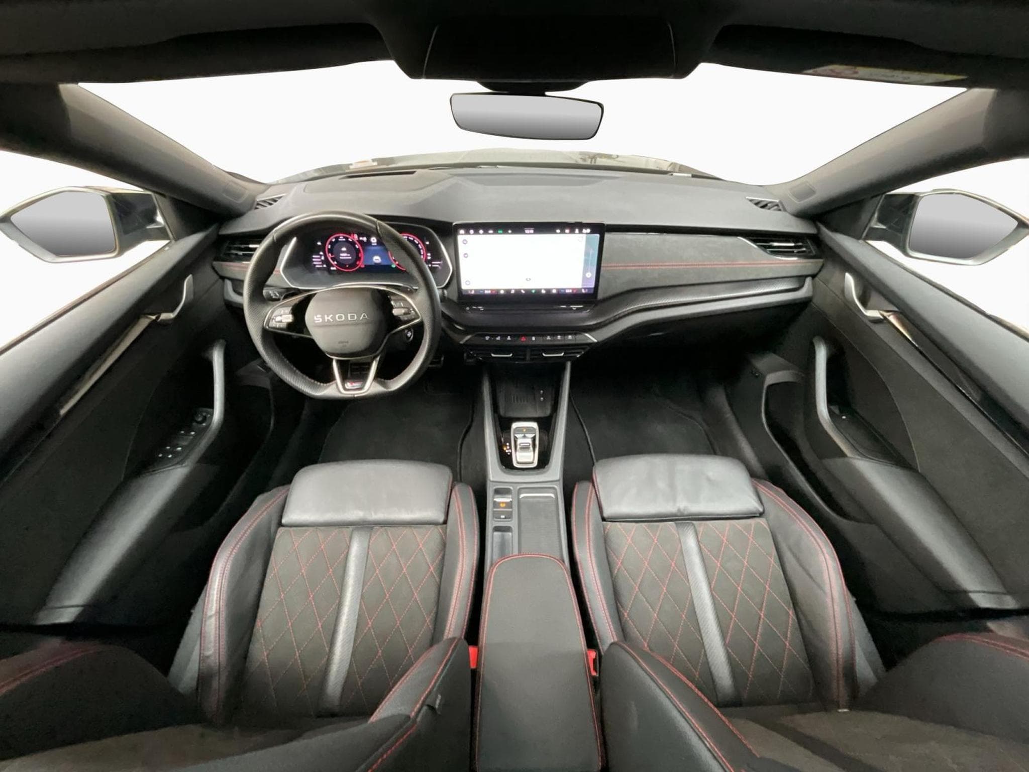 Skoda Octavia RS+DSG+Suedia+DCC+Pano+360+P.Comfort (2025) - Photo 2