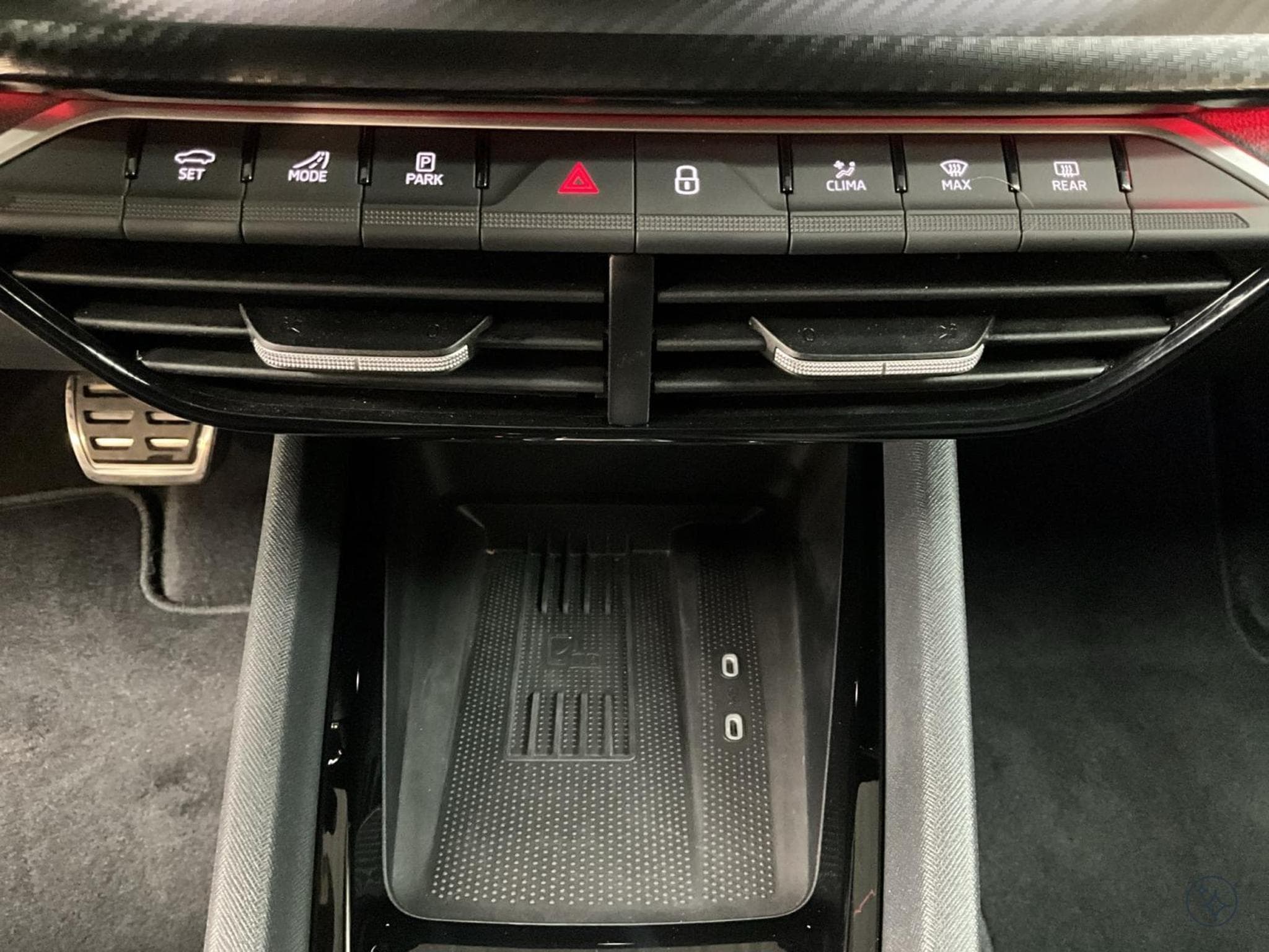 Skoda Octavia RS+DSG+Suedia+DCC+Pano+360+P.Comfort (2025) - Photo 20