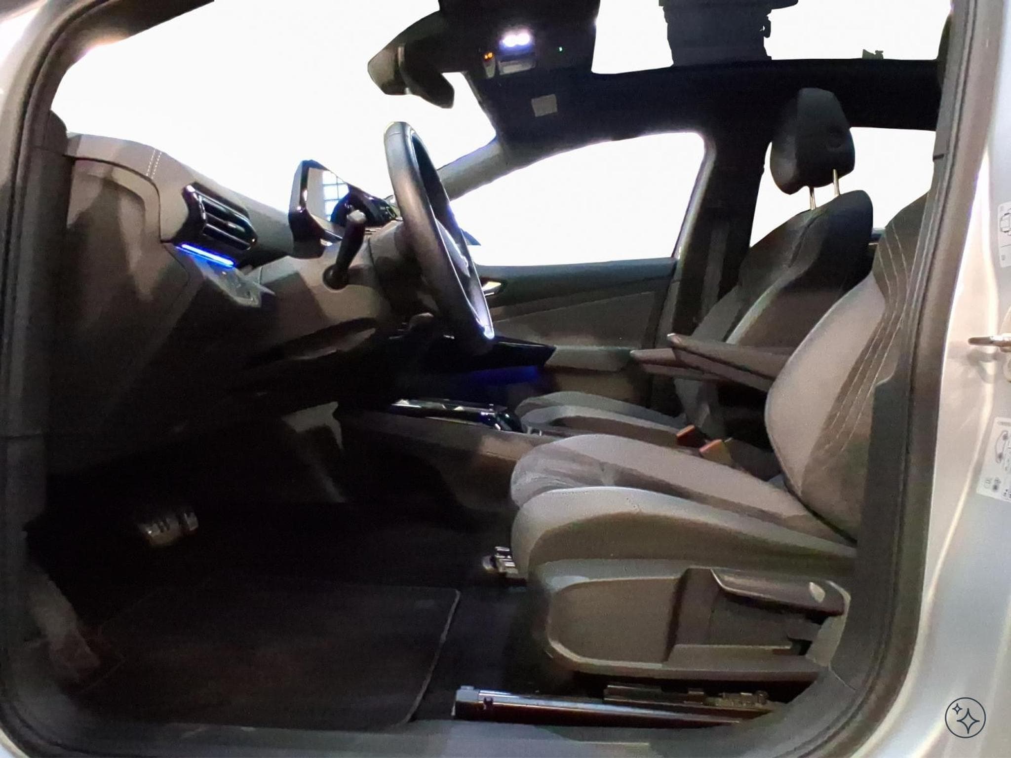 VW ID.4 77kWh+Pro-Perf.+P.Design-Plus+P.Confort-Plus+P.Ass.+AHK (2024) - Photo 4