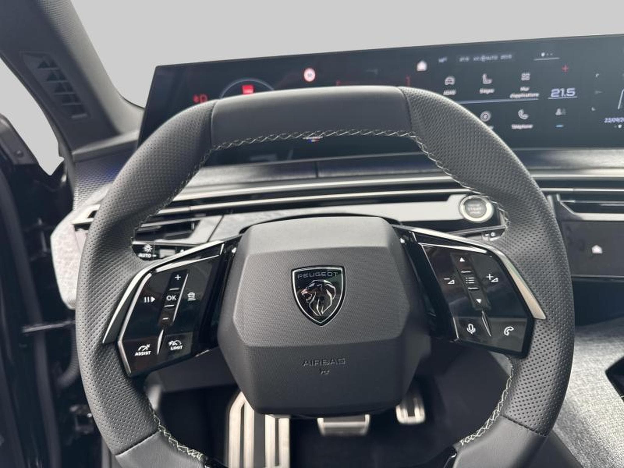 Peugeot 5008 III & e- GT (2025) - Photo 14