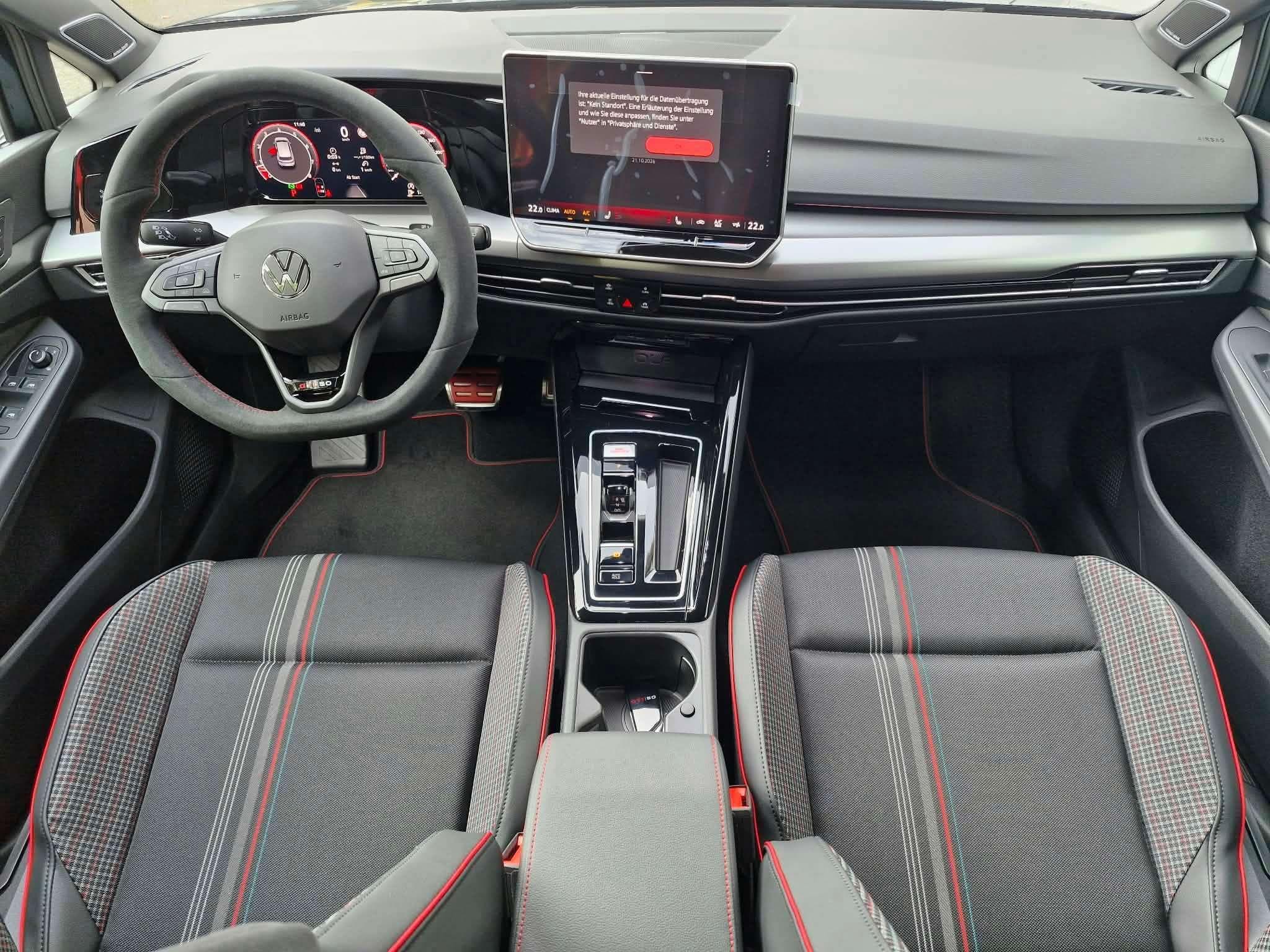 VW Golf VIII GTI Edition 50 (2026) - Photo 4