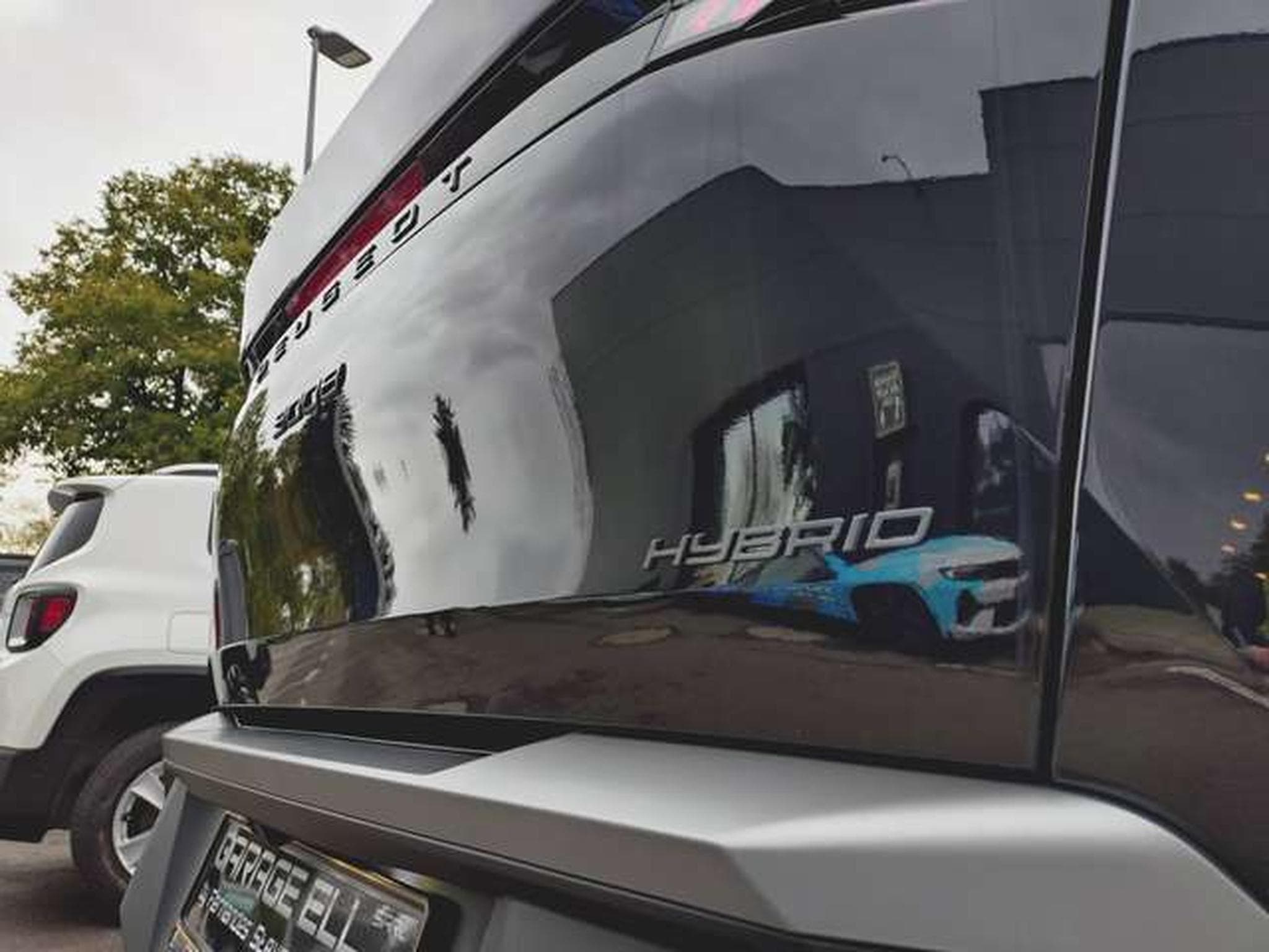 Peugeot 3008 Hybrid 145 Allure Business (2026) - Photo 4