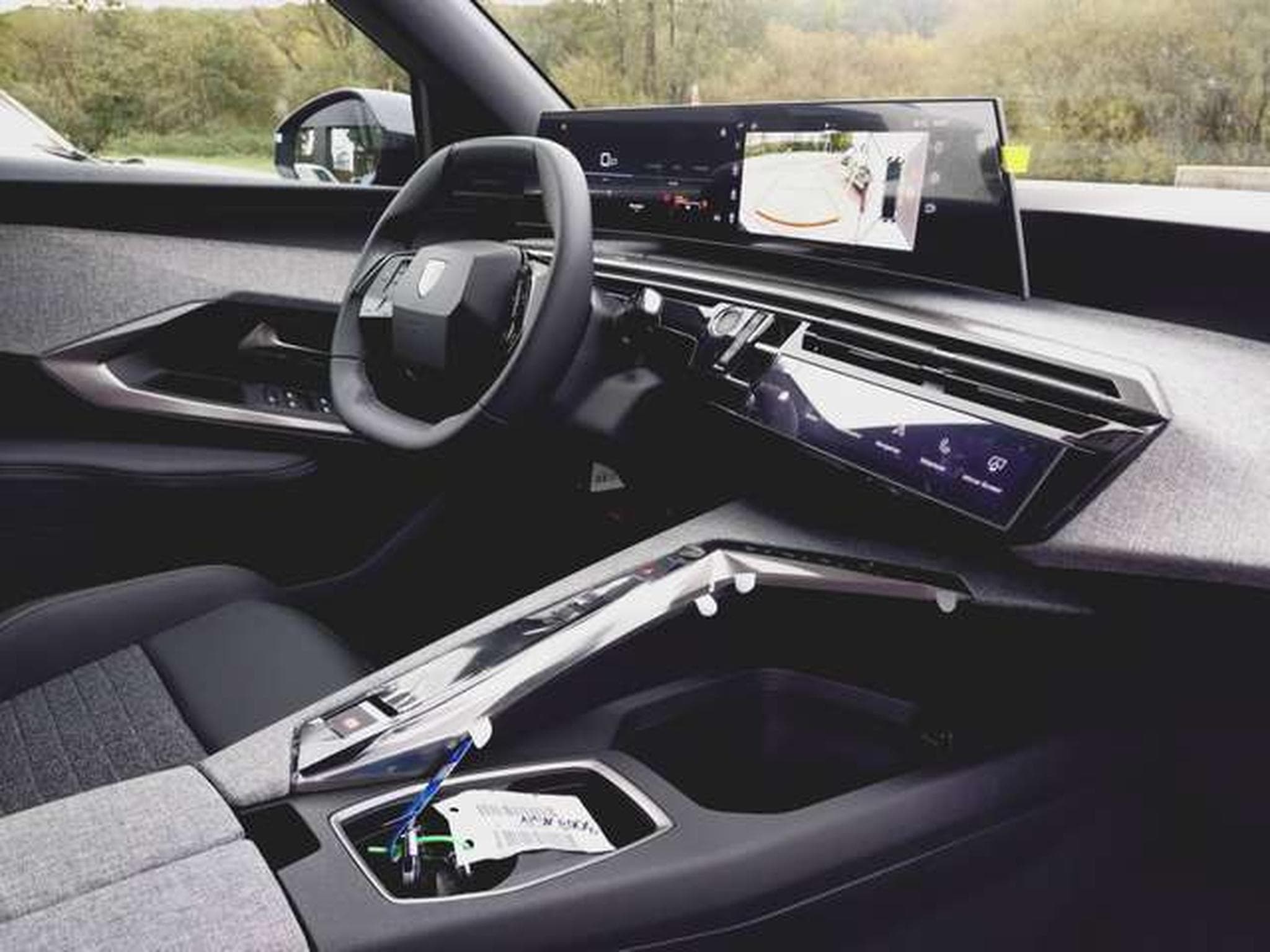 Peugeot 3008 Hybrid 145 Allure Business (2026) - Photo 8