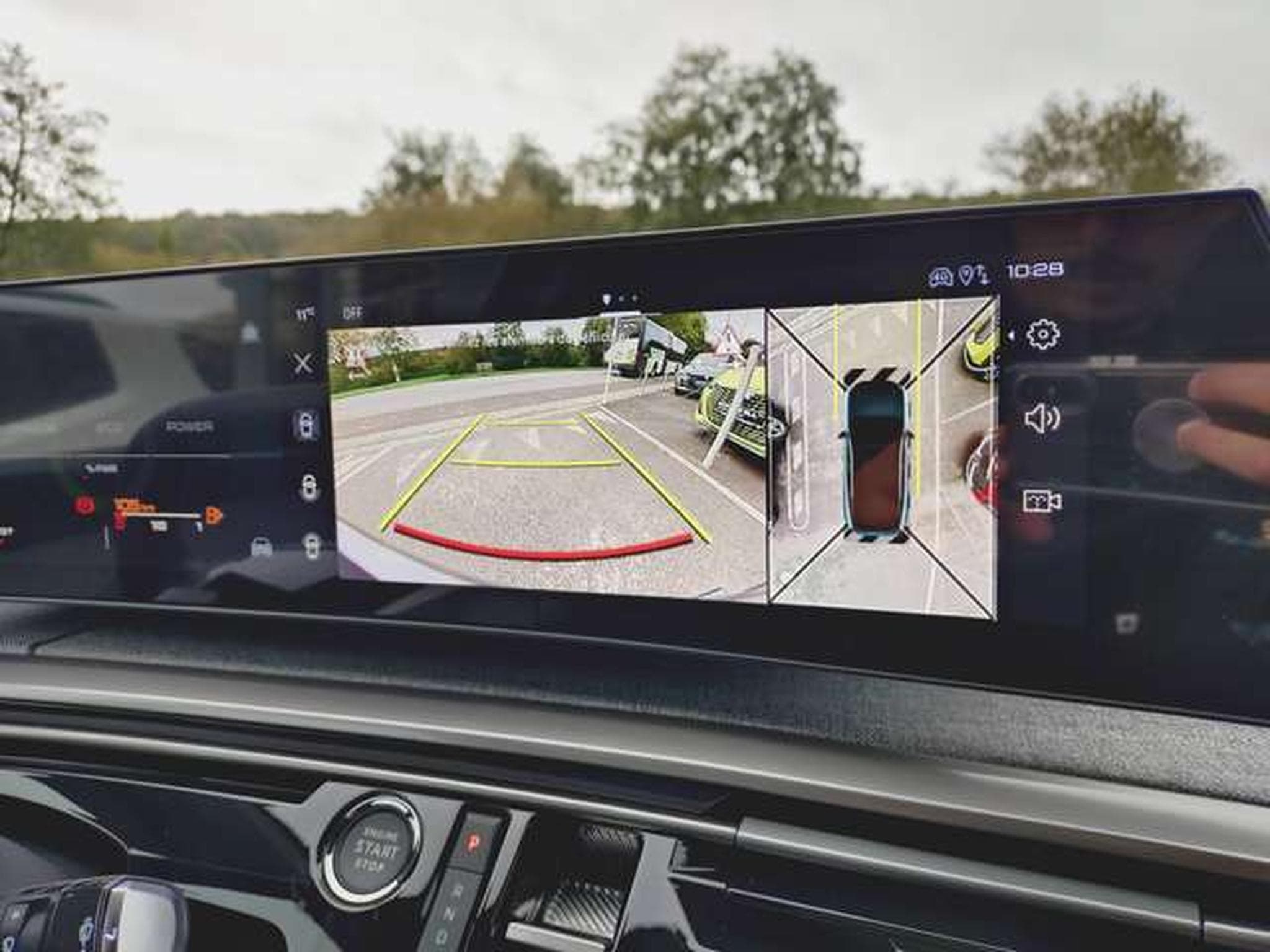 Peugeot 3008 Hybrid 145 Allure Business (2026) - Photo 11