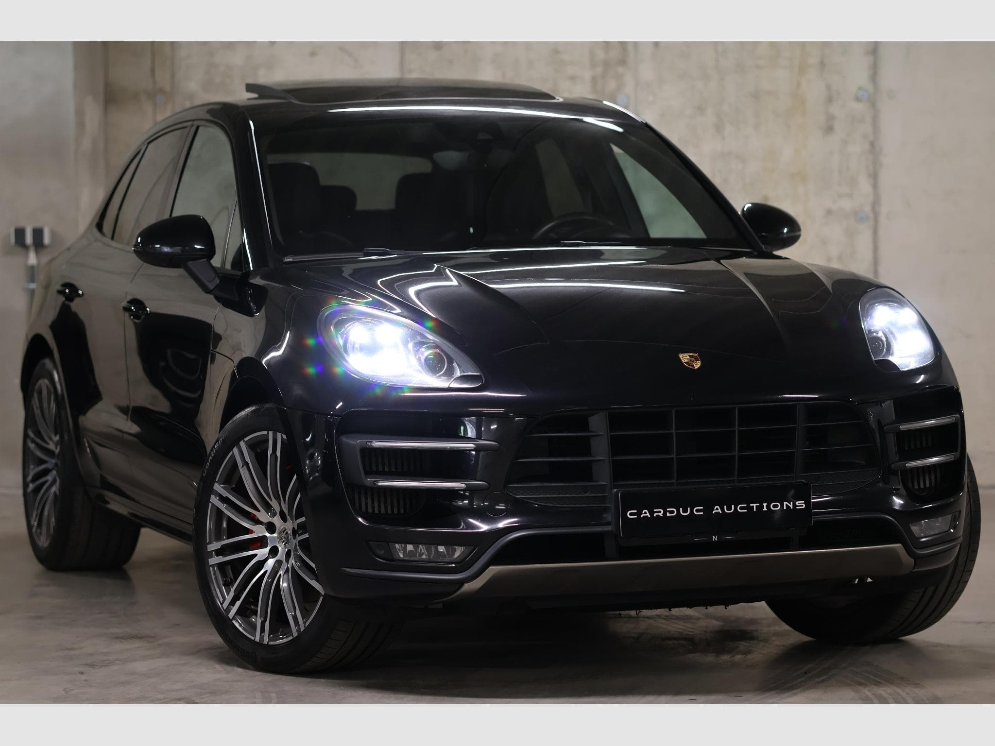 Porsche Macan Turbo (2014) - Photo 2