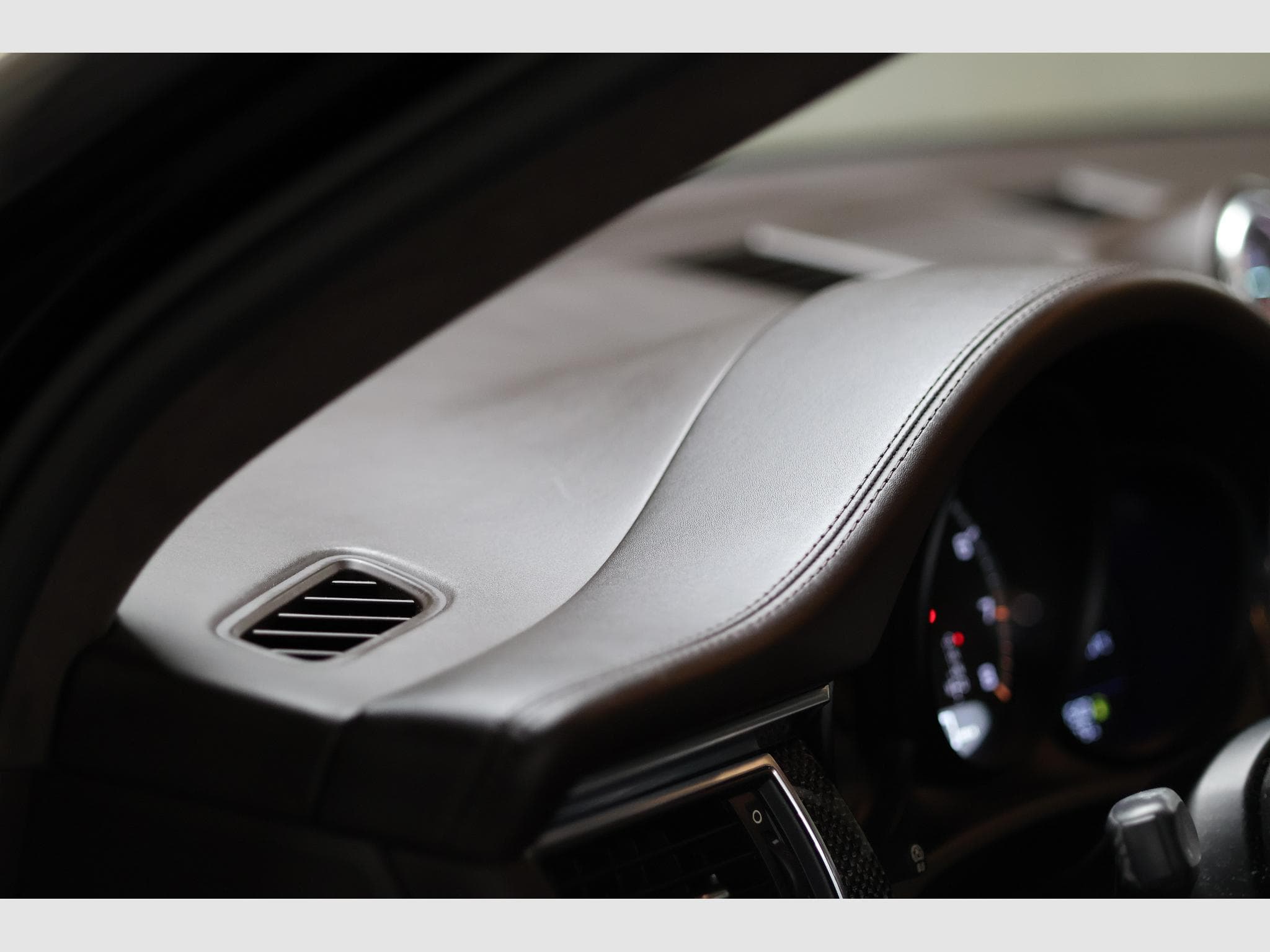 Porsche Macan Turbo (2014) - Photo 34