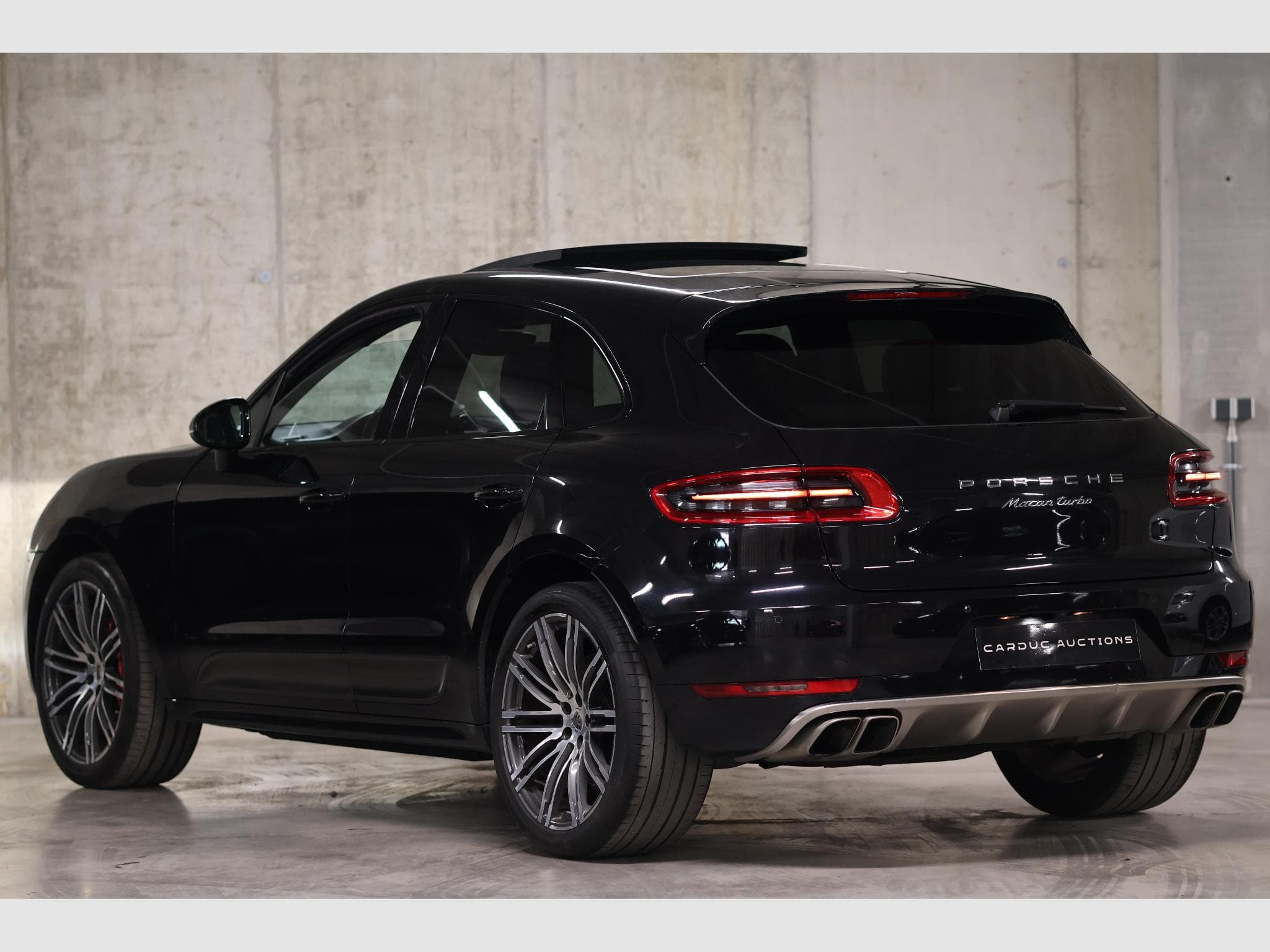 Porsche Macan Turbo (2014) - Photo 13
