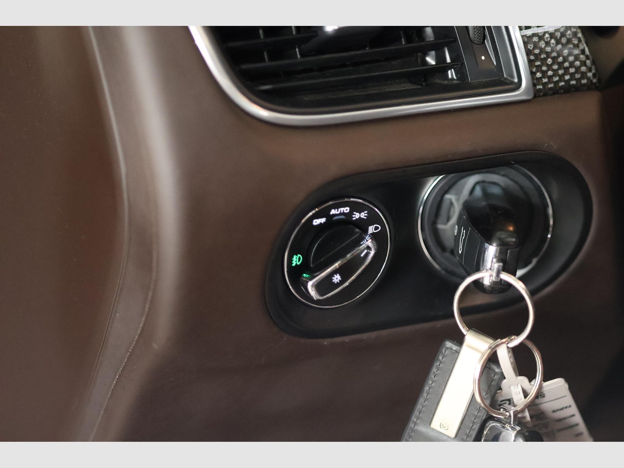Porsche Macan Turbo (2014) - Photo 33