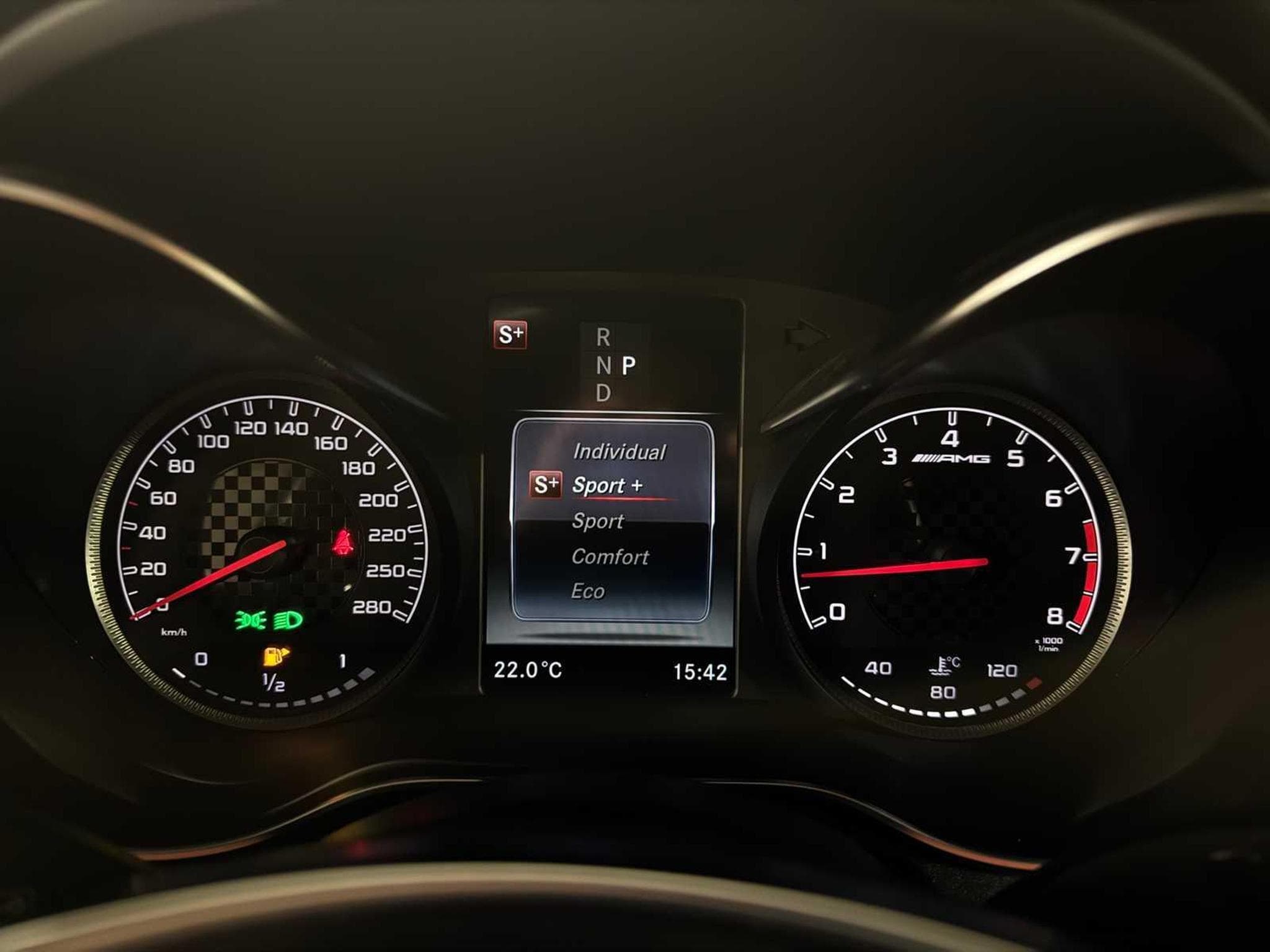 Mercedes GLC 43 AMG Coupe (2017) - Photo 49