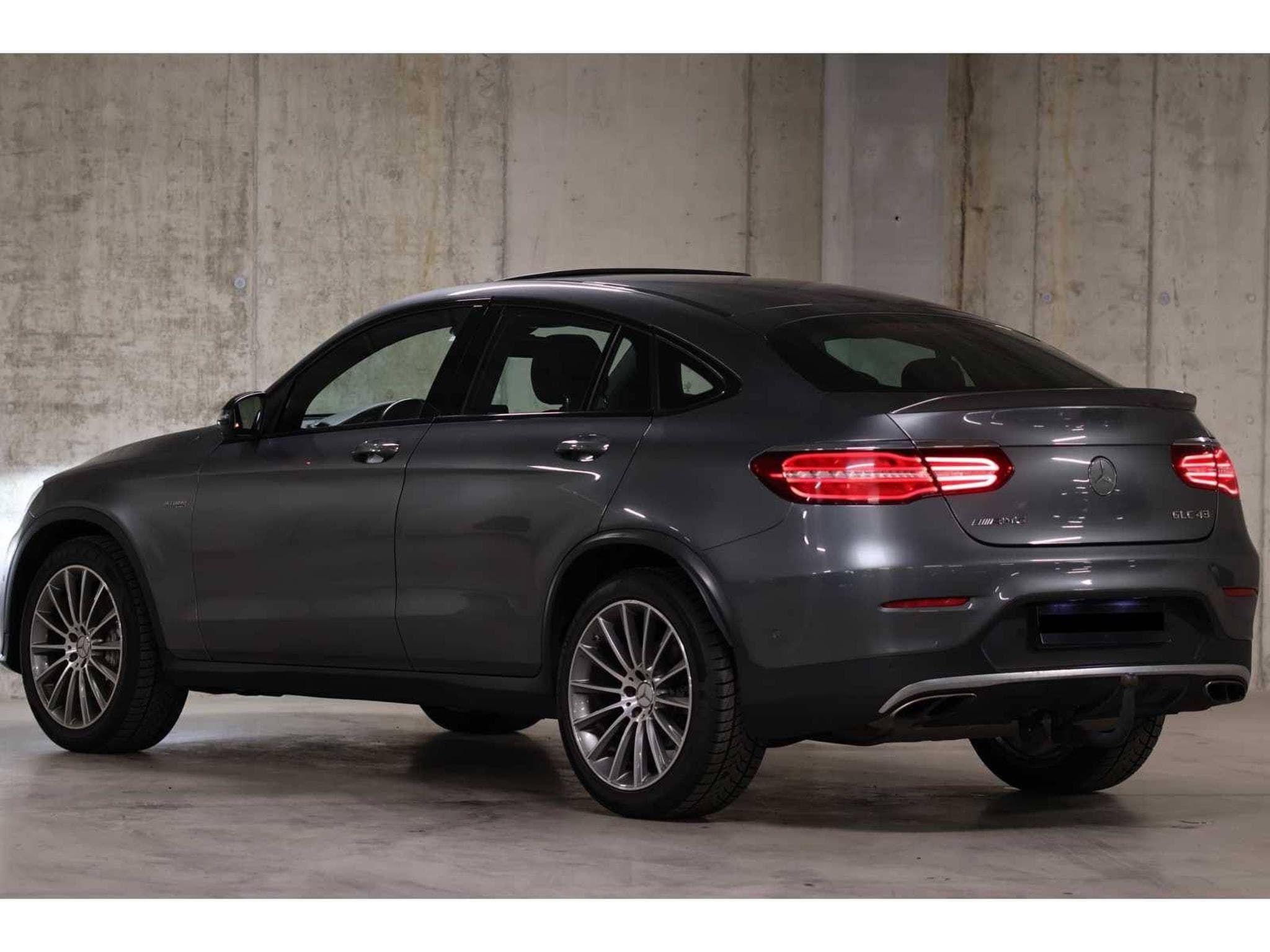 Mercedes GLC 43 AMG Coupe (2017) - Photo 25