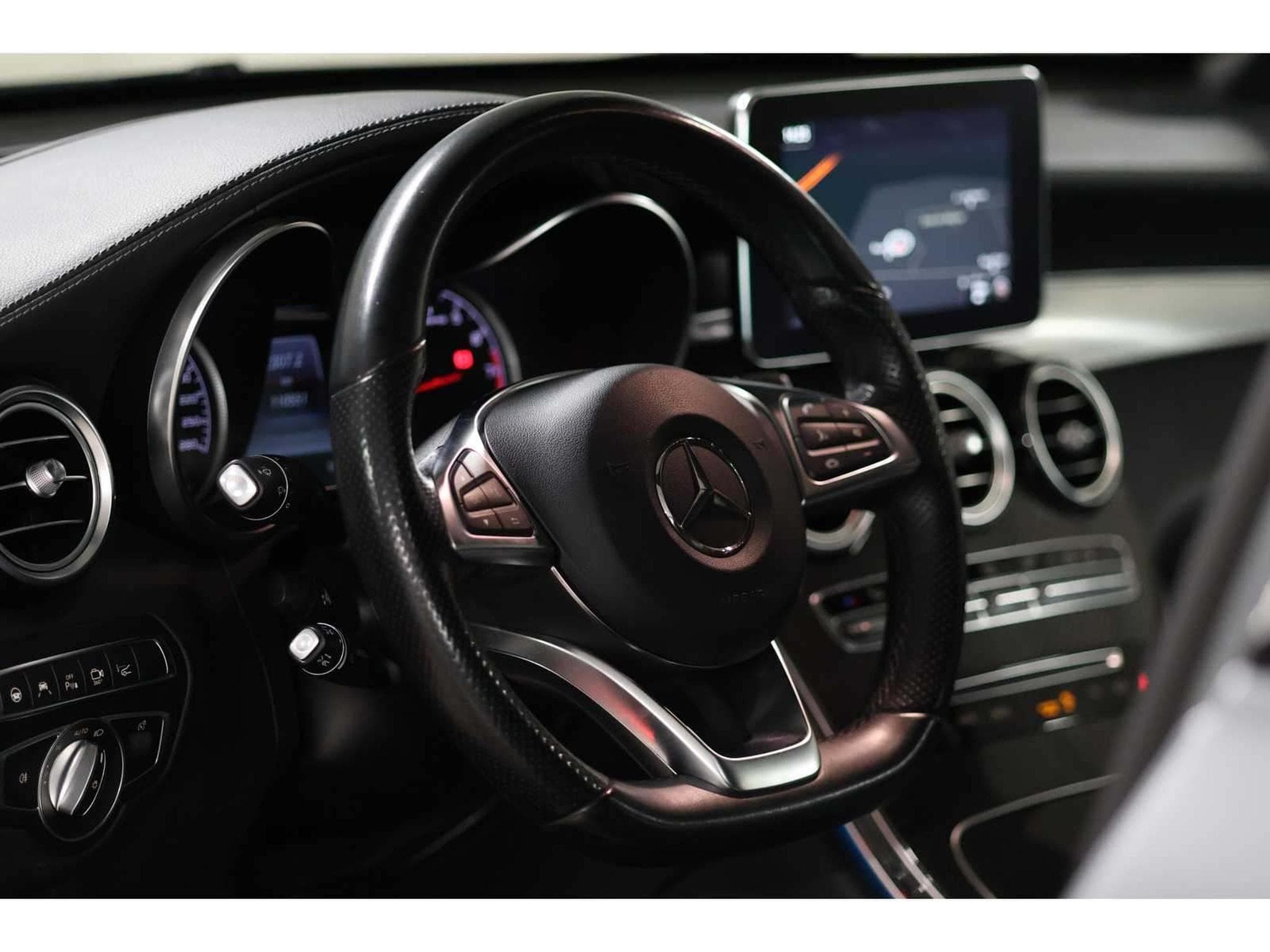 Mercedes GLC 43 AMG Coupe (2017) - Photo 35