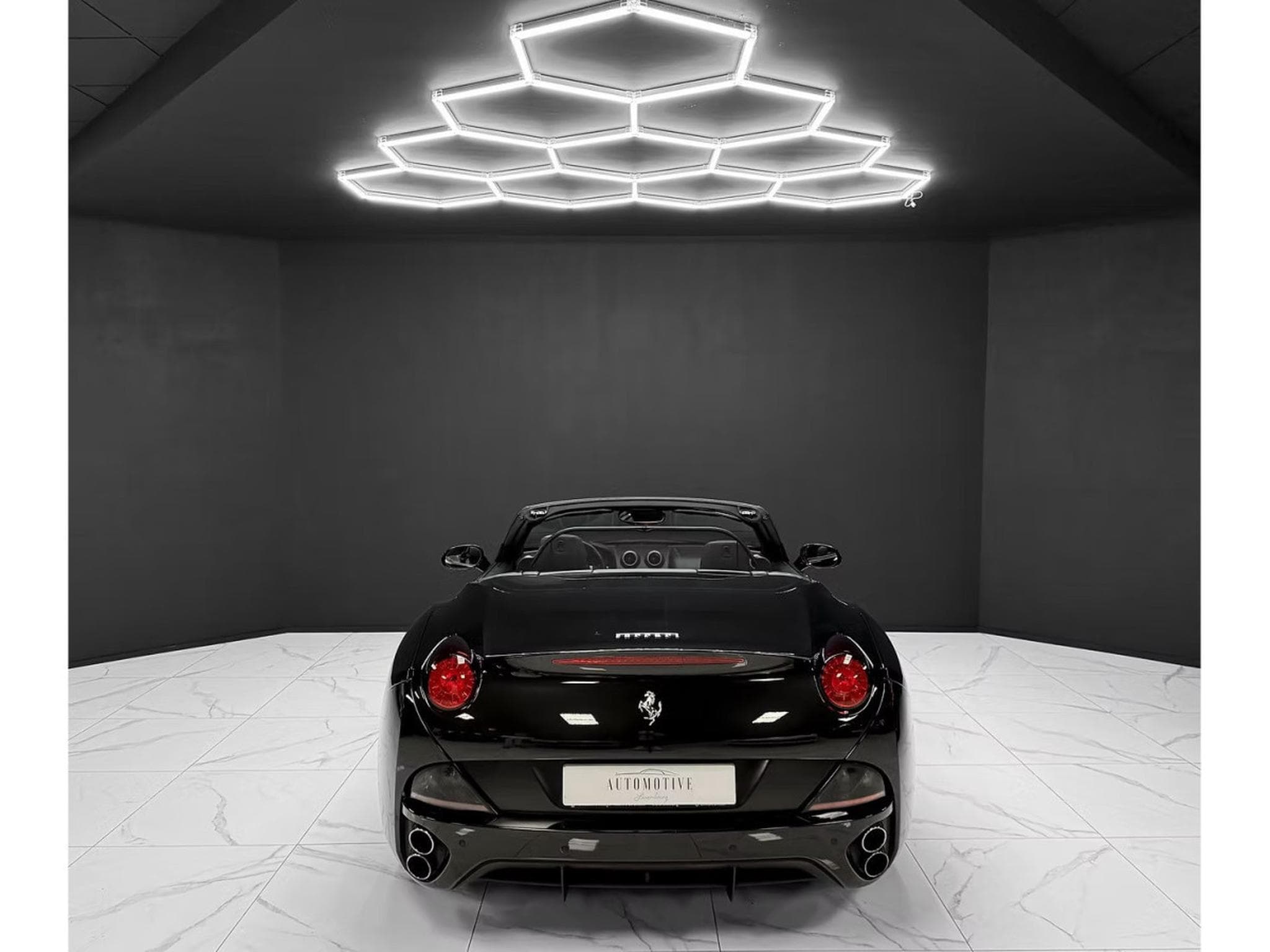 Ferrari California V8 4.3 Nero Daytona (2010) - Photo 4