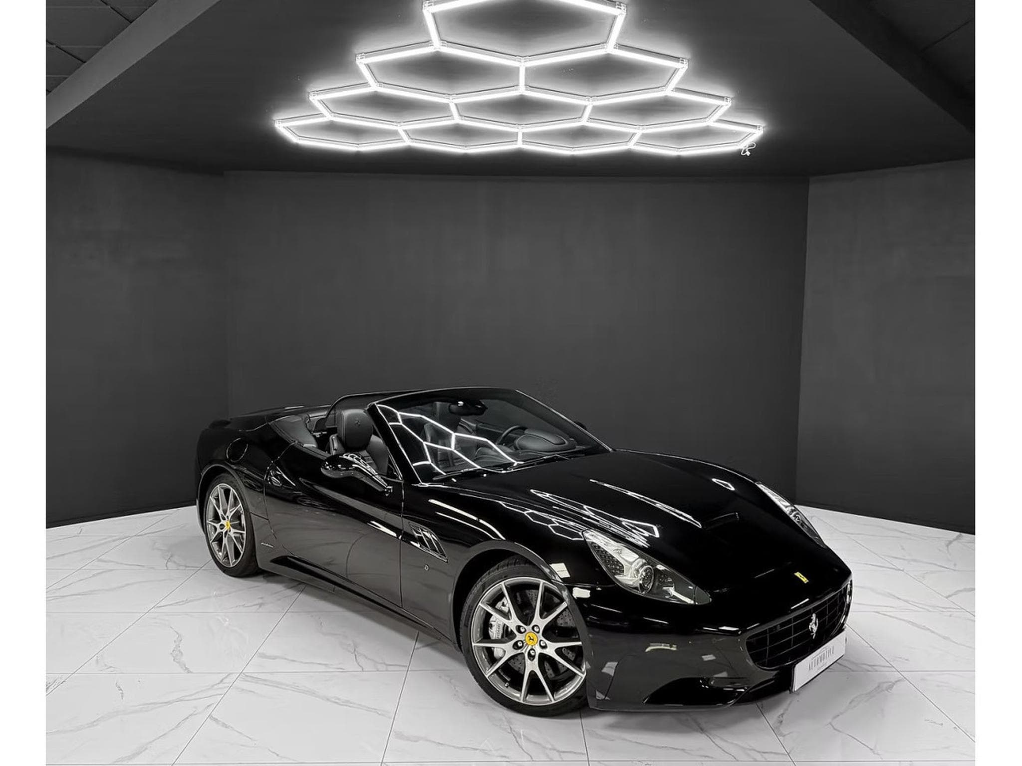 Ferrari California V8 4.3 Nero Daytona (2010) - Photo 7