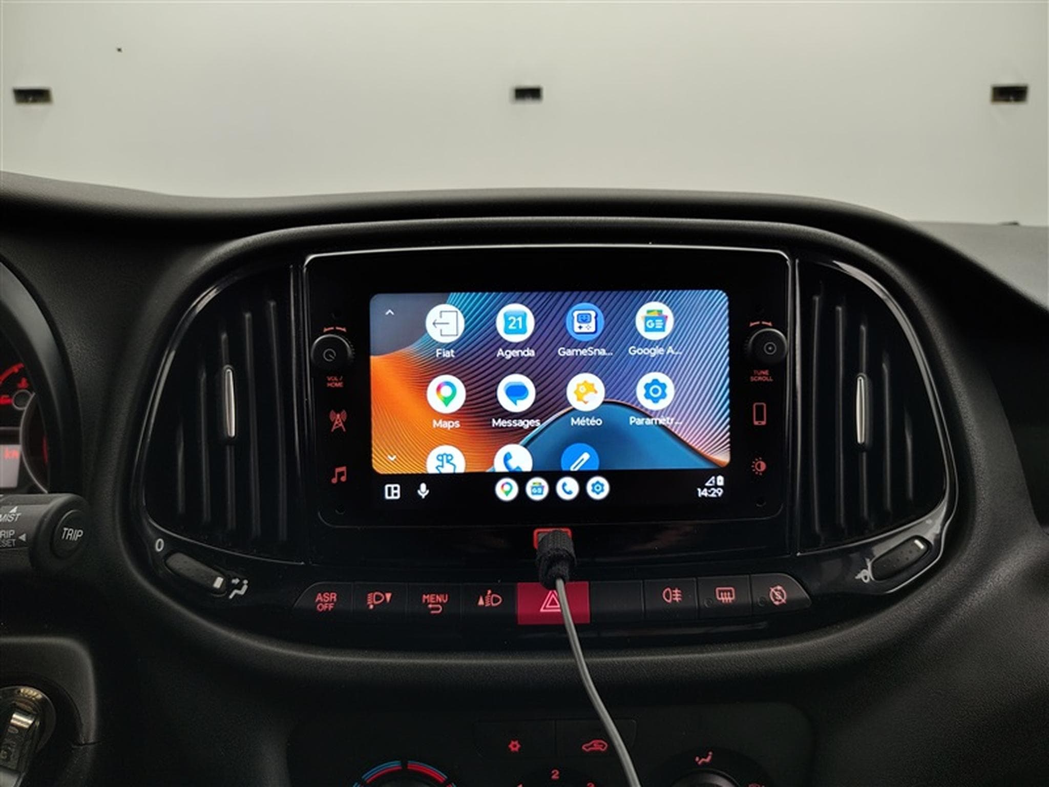 Fiat Doblo 1.6 MJET Cargo CLIM / CARPLAY (2023) - Photo 18