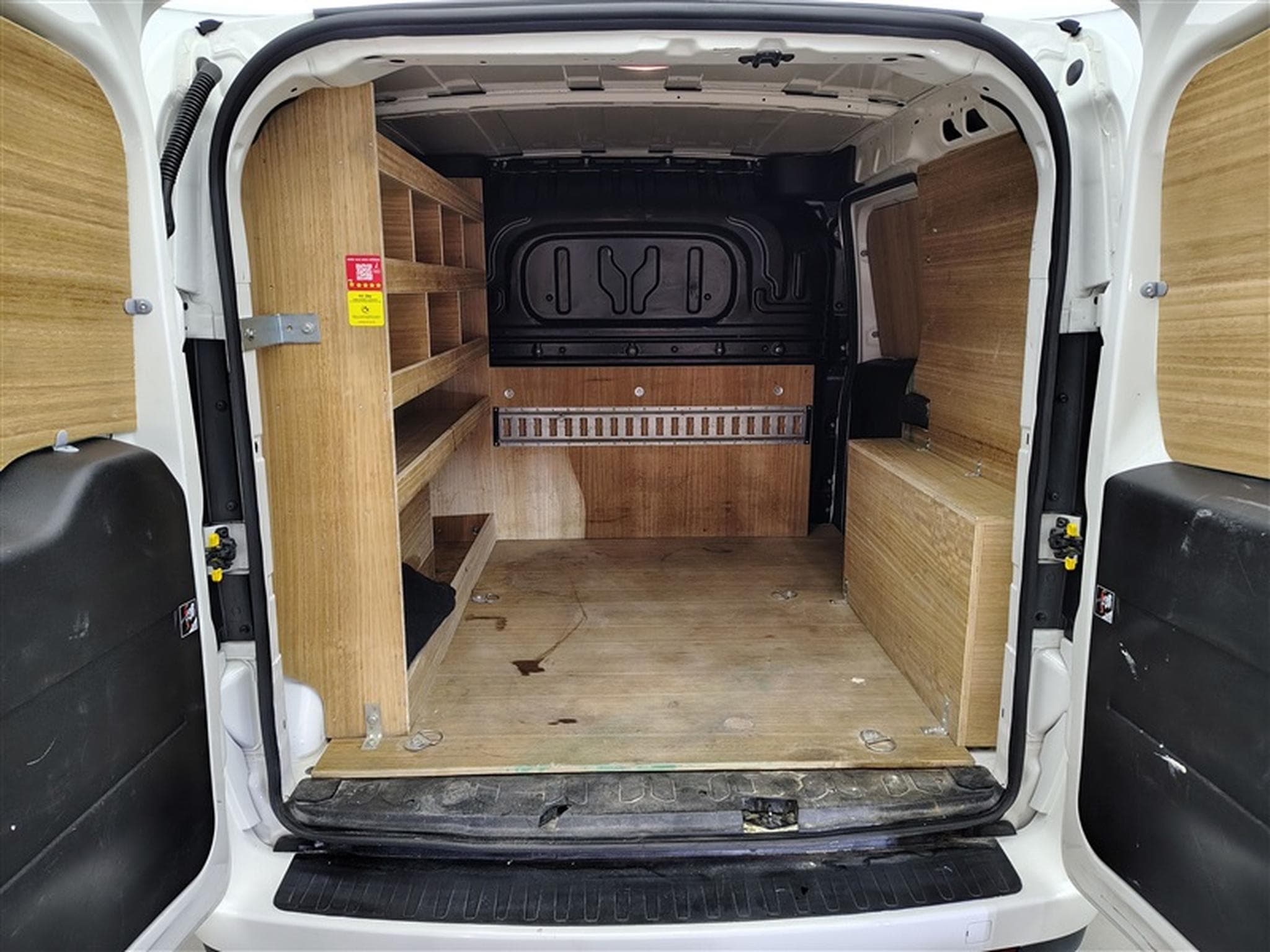 Fiat Doblo 1.6 MJET Cargo CLIM / CARPLAY (2023) - Photo 14