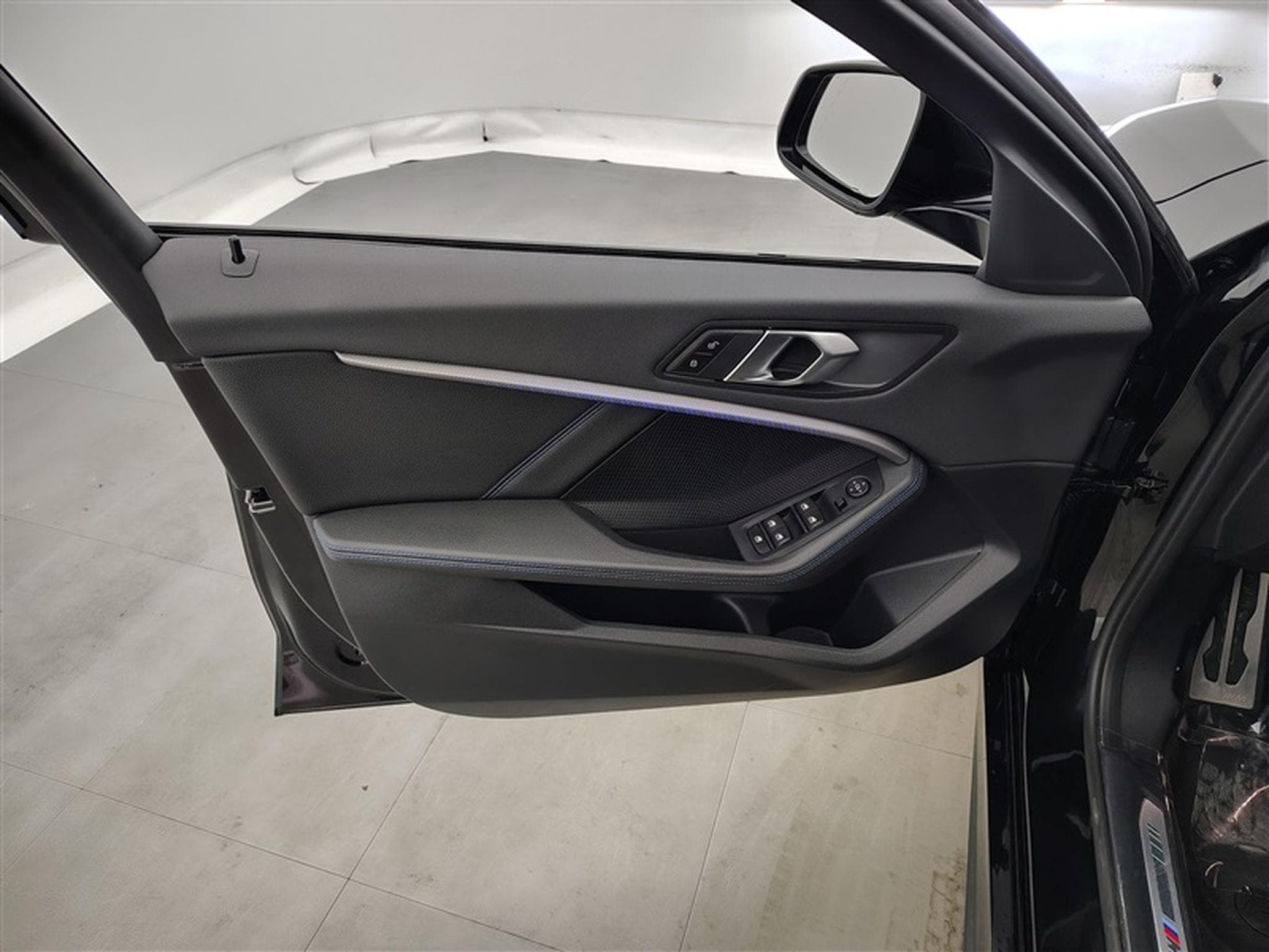 BMW 116 dA Pack M Navi Cockpit / Led / PDC av+ar (2024) - Photo 17