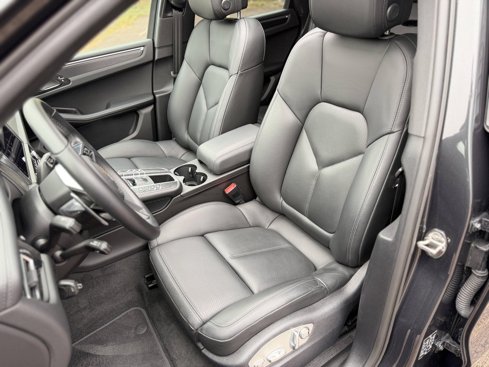Porsche Macan GTS PHASE 2 / 2.9 V6 380ch / 1ère main / suivi complet Porsc (2020) - Photo 33