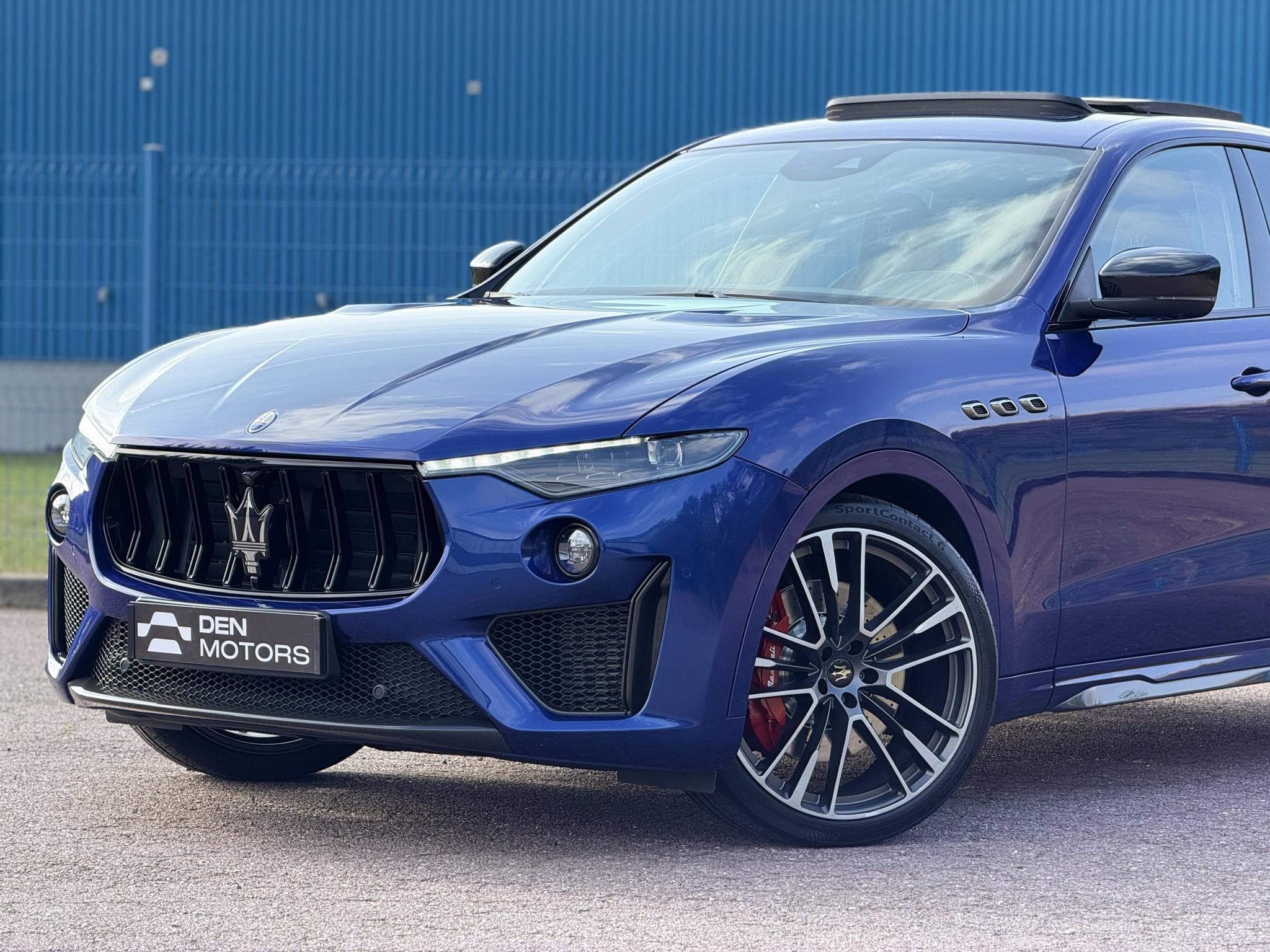 Maserati Levante Trofeo 3.8 V8 580ch / suivi complet réseau / config exceptio (2020) - Photo 10