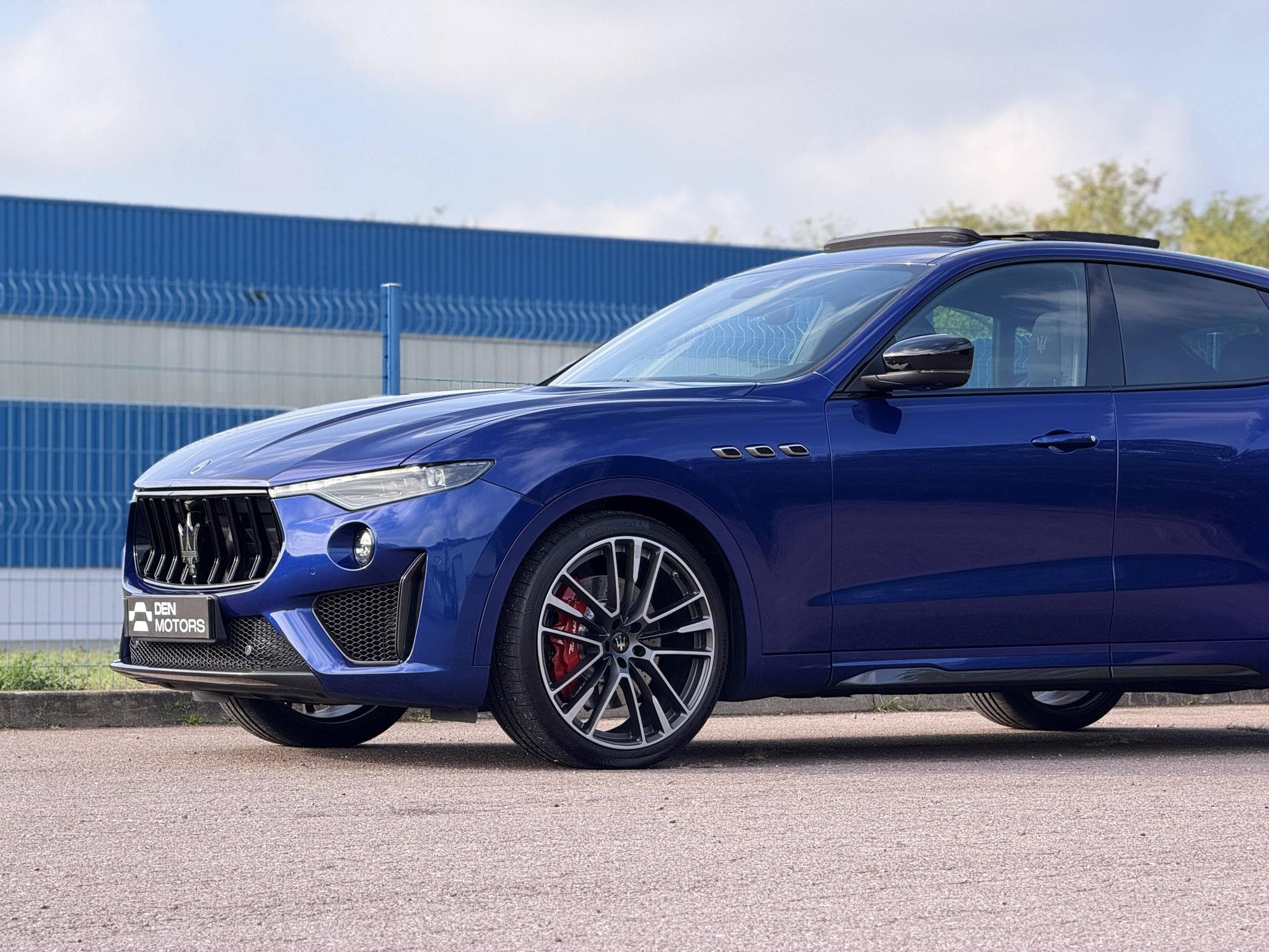 Maserati Levante Trofeo 3.8 V8 580ch / suivi complet réseau / config exceptio (2020) - Photo 12