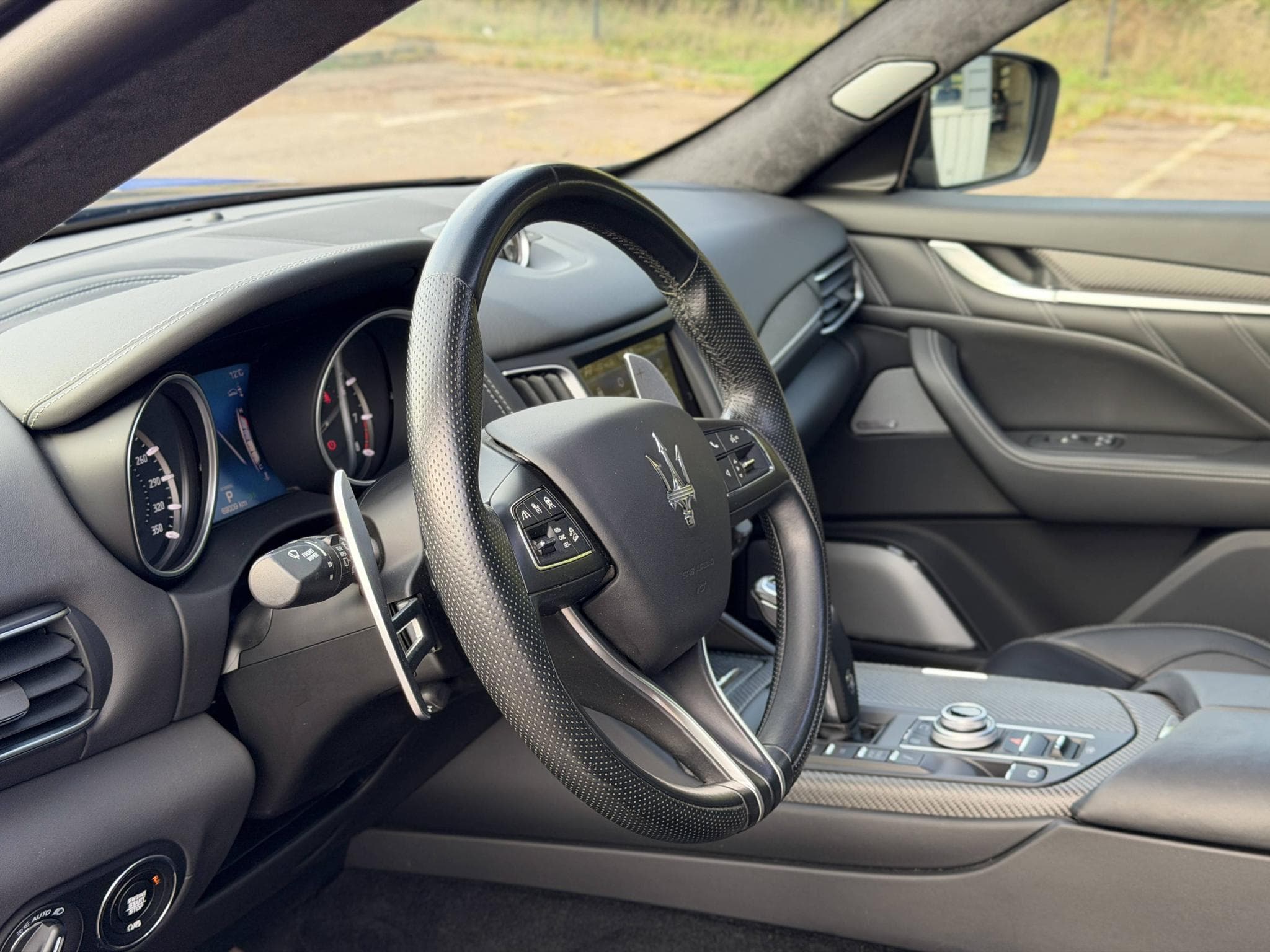 Maserati Levante Trofeo 3.8 V8 580ch / suivi complet réseau / config exceptio (2020) - Photo 24