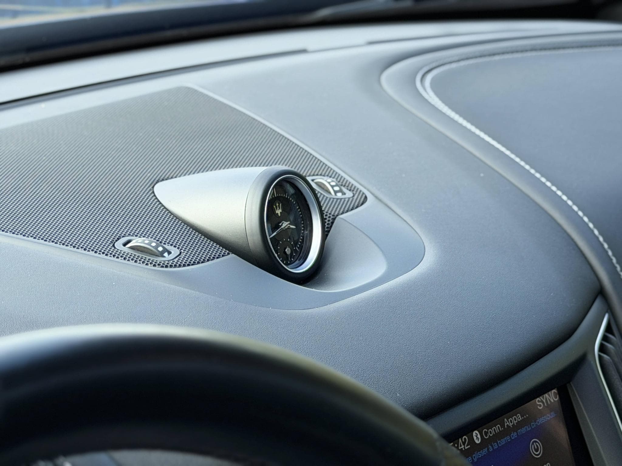 Maserati Levante Trofeo 3.8 V8 580ch / suivi complet réseau / config exceptio (2020) - Photo 29