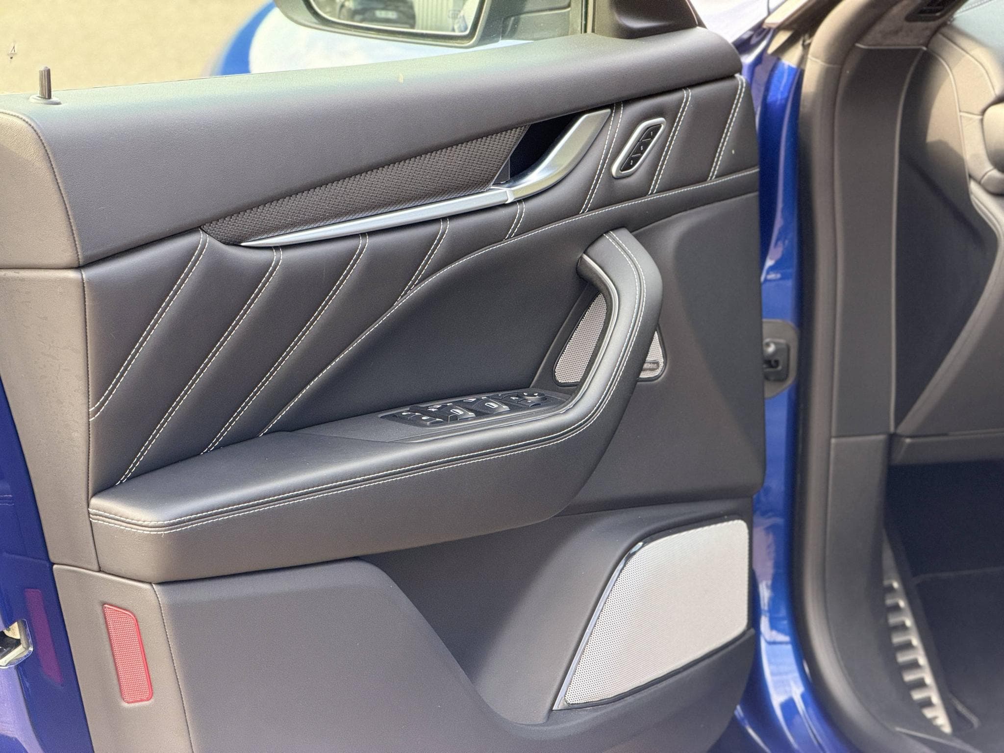 Maserati Levante Trofeo 3.8 V8 580ch / suivi complet réseau / config exceptio (2020) - Photo 26