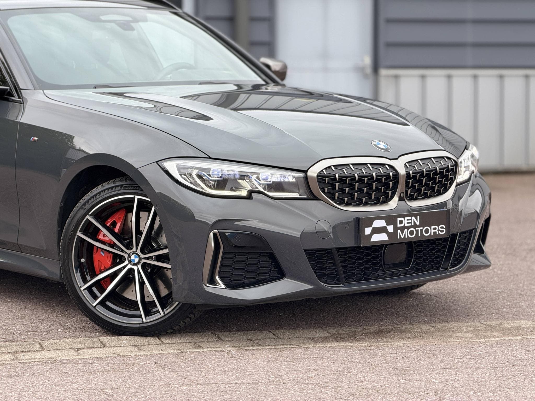BMW Série 3 M340 d xDrive M340d 340ch / Dravitgrau / 17 125€ d'options / (2020) - Photo 3