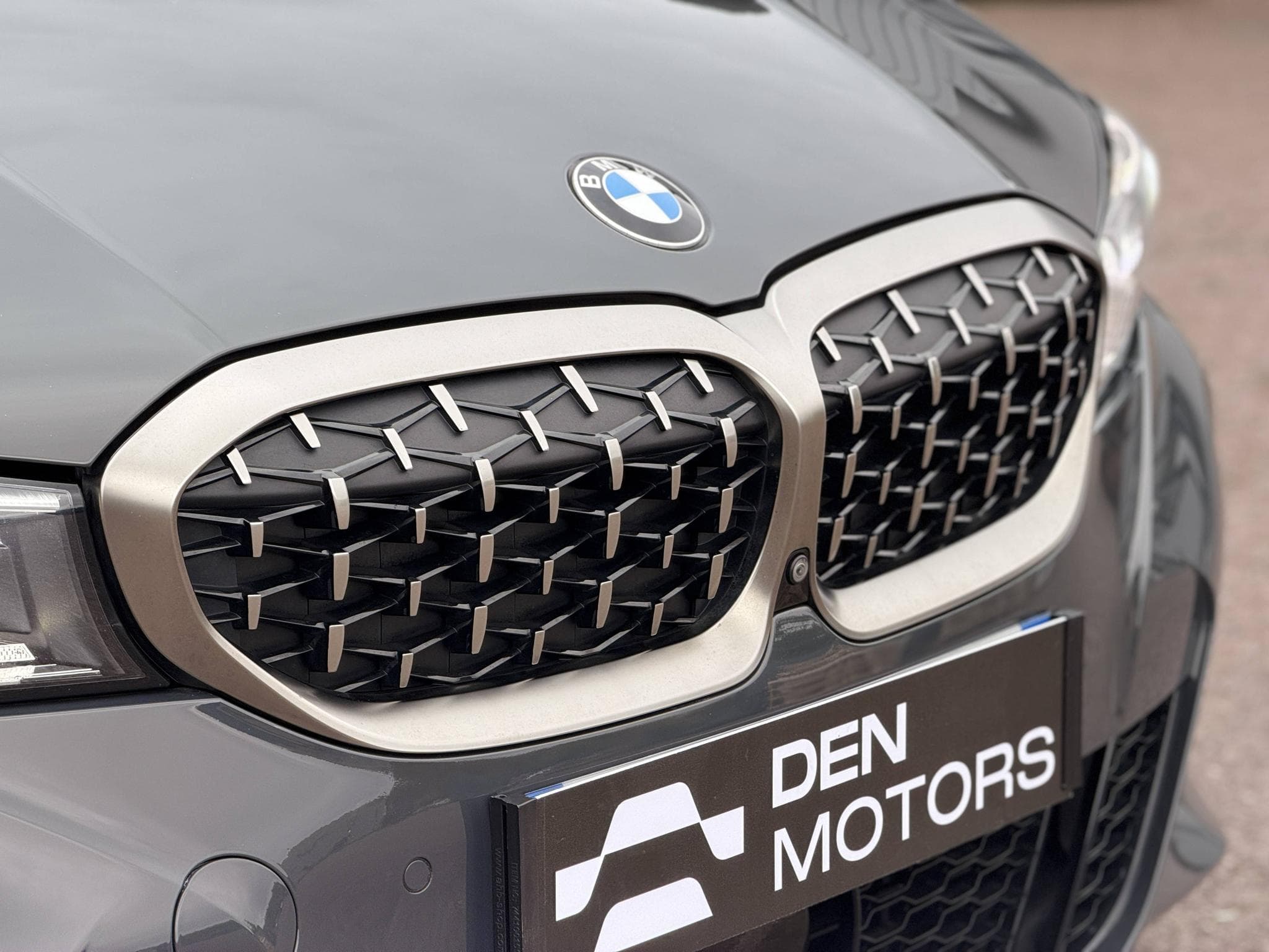 BMW Série 3 M340 d xDrive M340d 340ch / Dravitgrau / 17 125€ d'options / (2020) - Photo 6