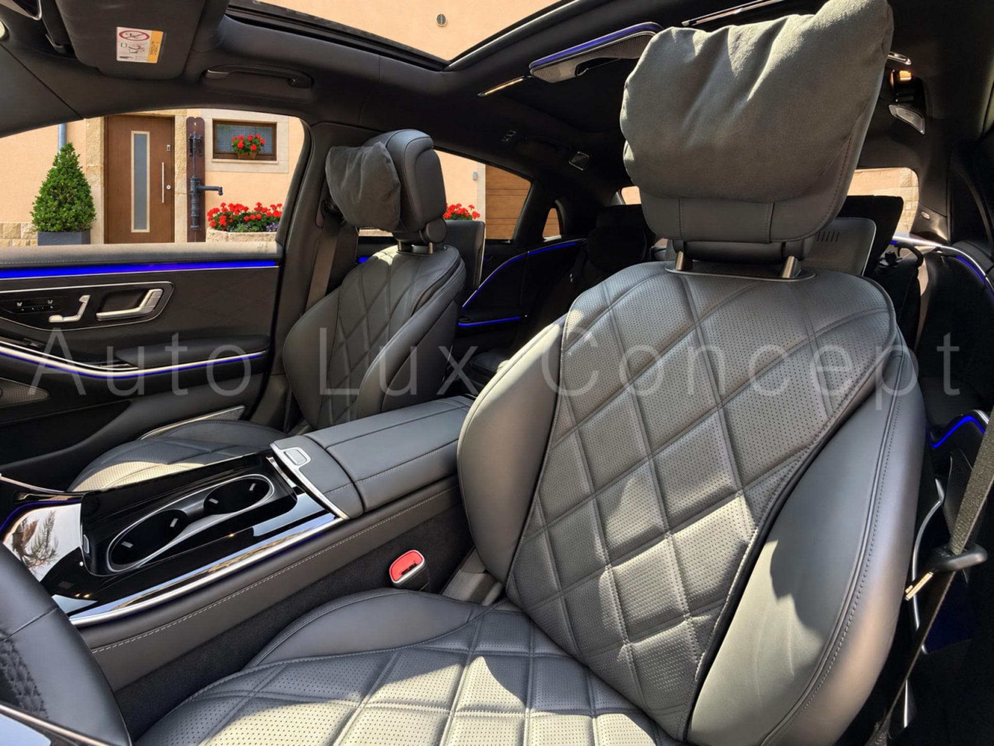 Mercedes S 680 Maybach Maybach 4MATIC Night Series (2023) - Photo 8
