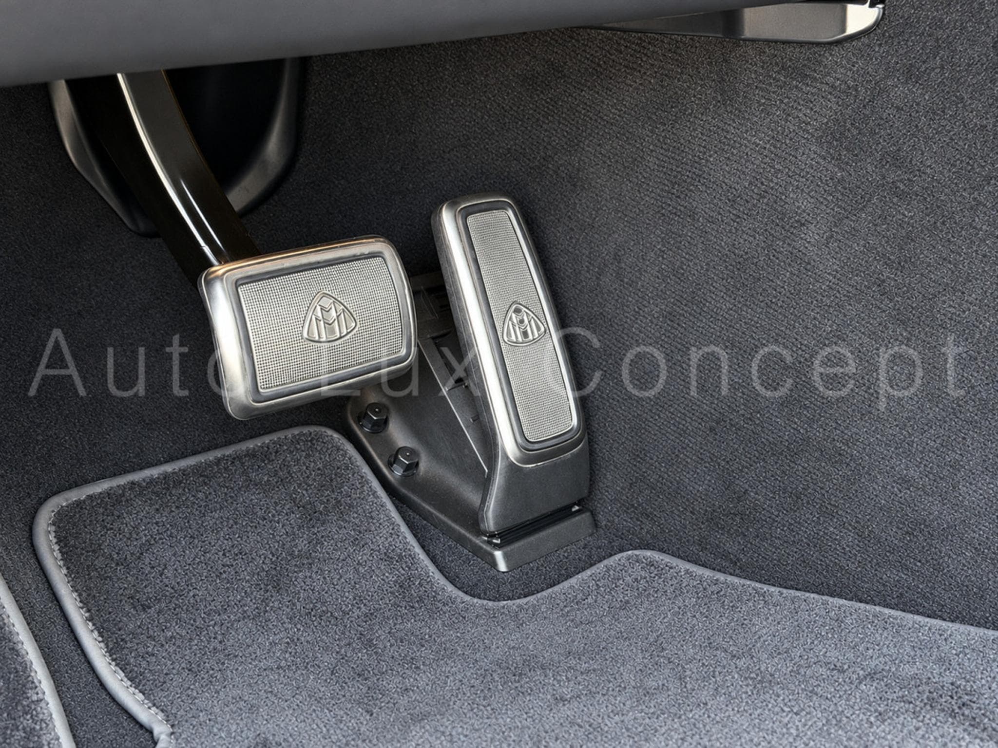 Mercedes S 680 Maybach Maybach 4MATIC Night Series (2023) - Photo 19
