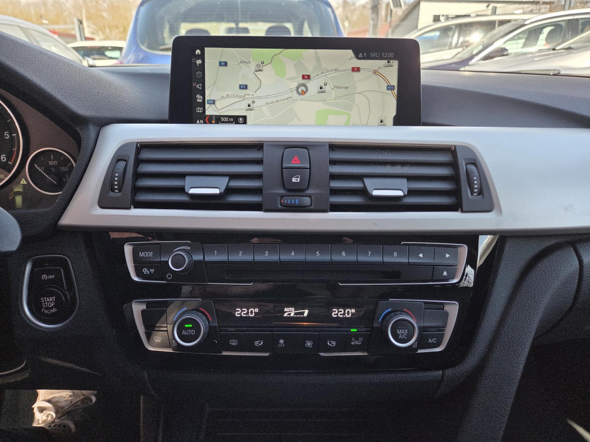 BMW 318 dA 136CV (2019) - Foto 11