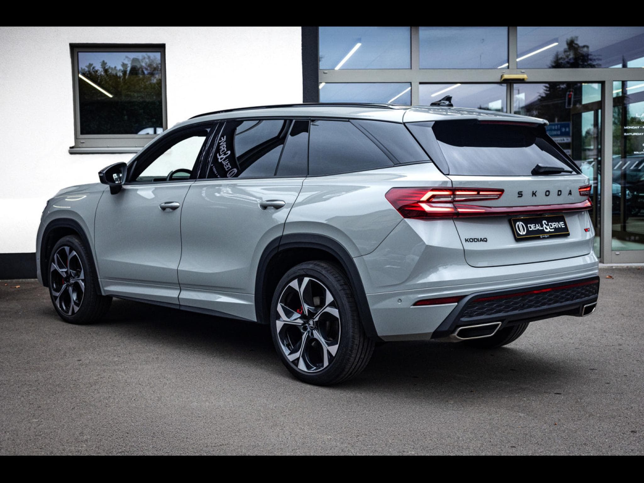 Skoda Kodiaq RS 2.0 TSI 4X4 - 7 PLACES - WARRANTY 07/2029 (2026) - Foto 3