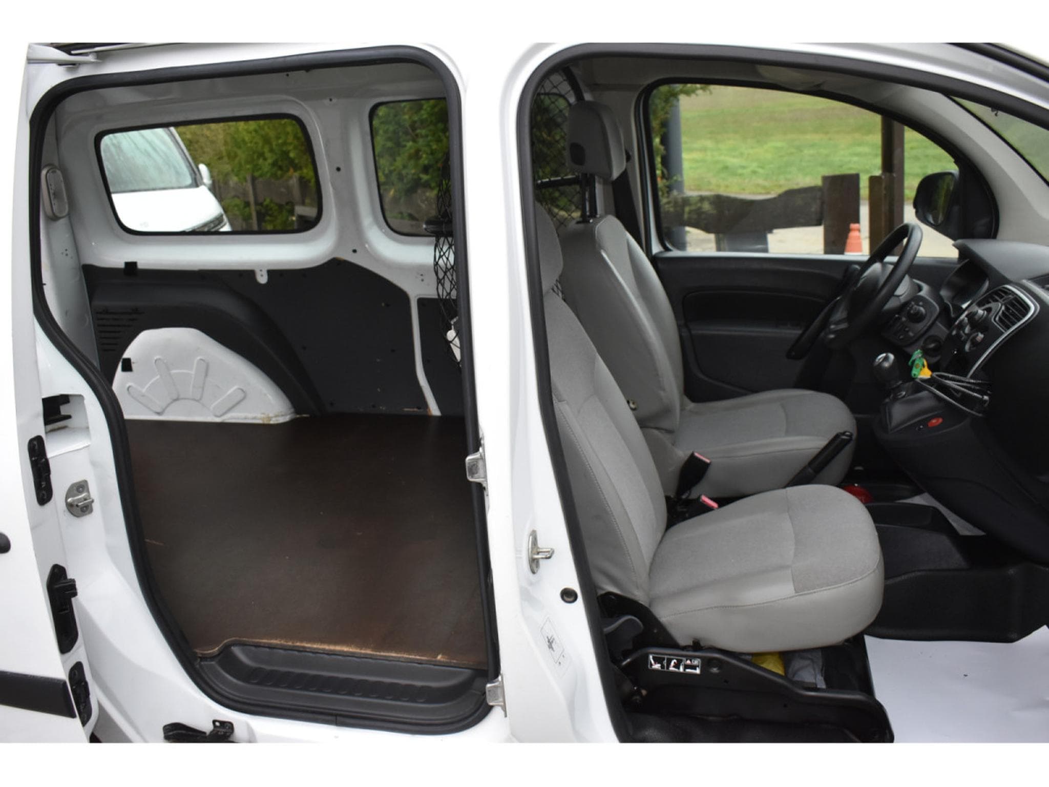 Renault Kangoo 1,5 DCi 95 Maxi (2020) - Photo 8