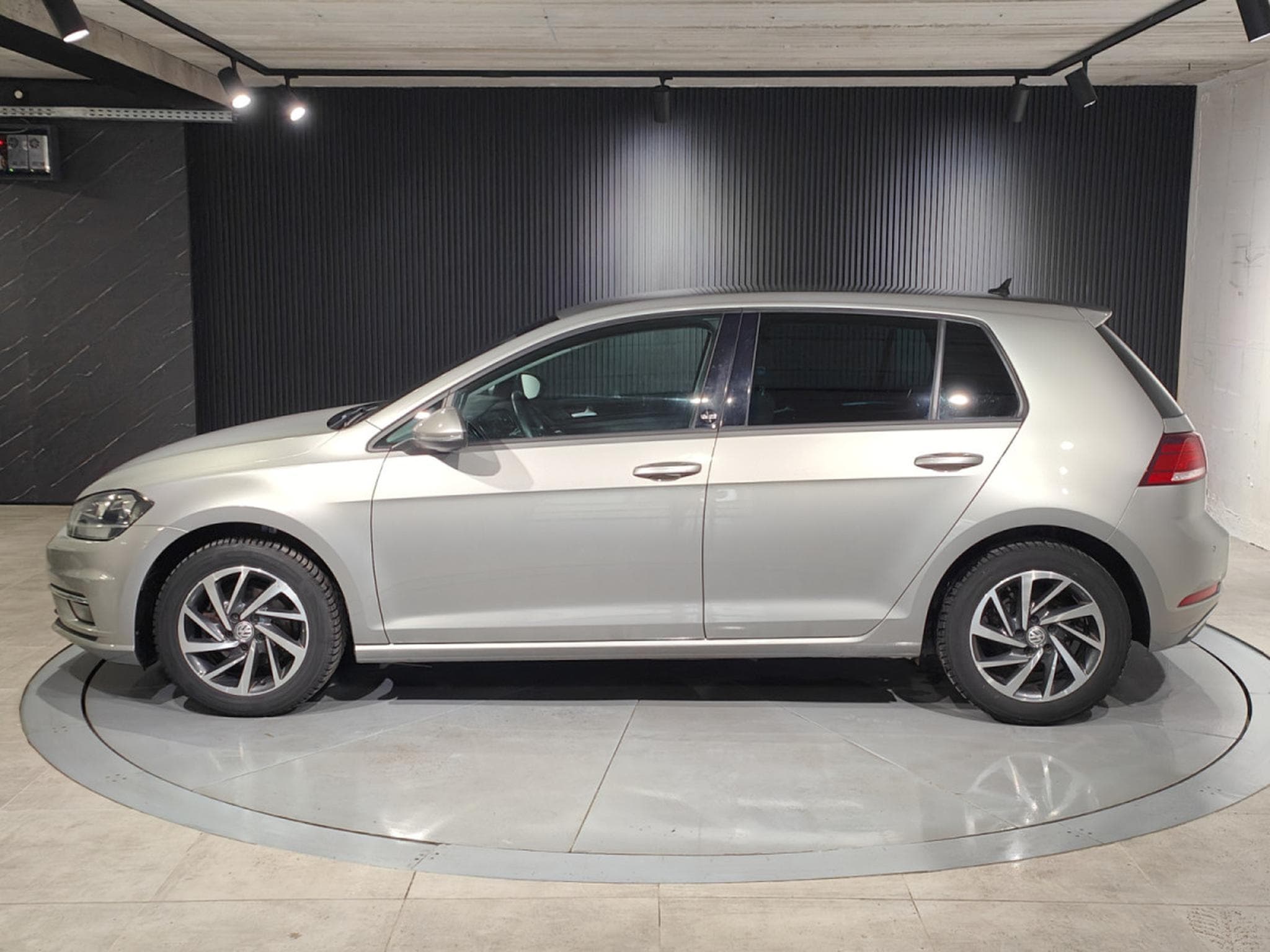 VW Golf 1.0 TSI SOUND CARPLAY GPS BLUETOOTH CAMERA (2018) - Photo 5