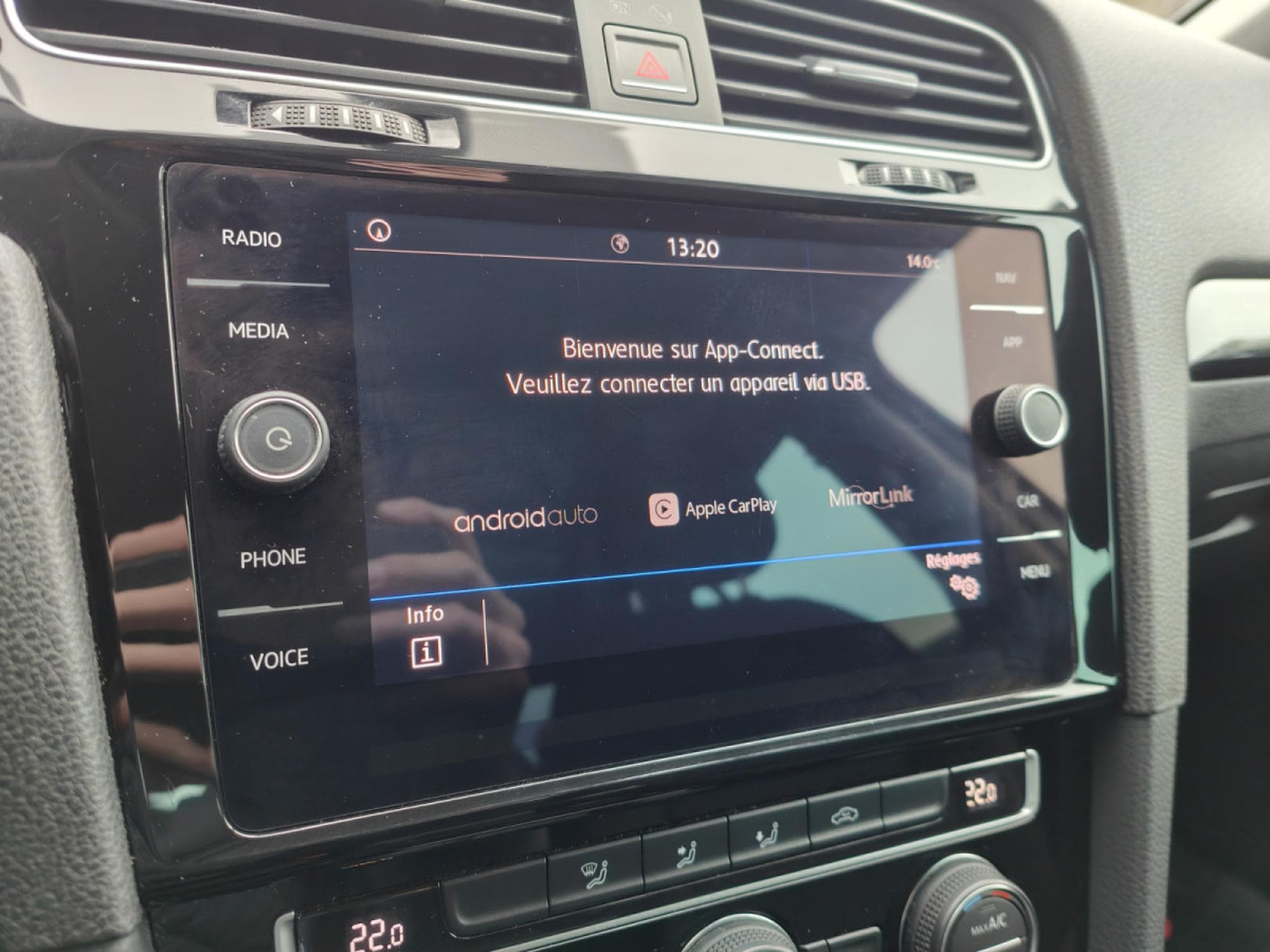 VW Golf 1.0 TSI SOUND CARPLAY GPS BLUETOOTH CAMERA (2018) - Photo 18