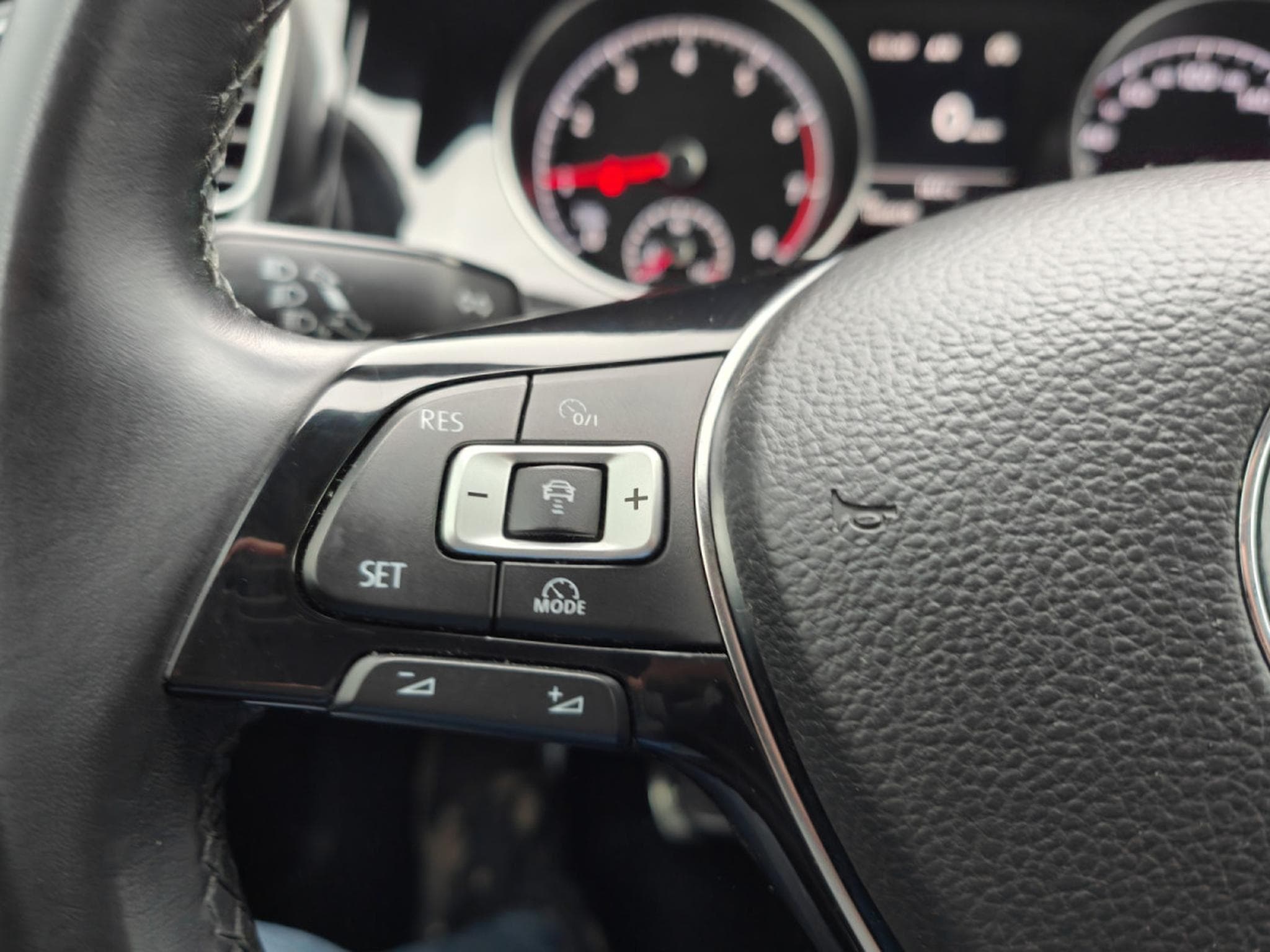 VW Golf 1.0 TSI SOUND CARPLAY GPS BLUETOOTH CAMERA (2018) - Photo 21