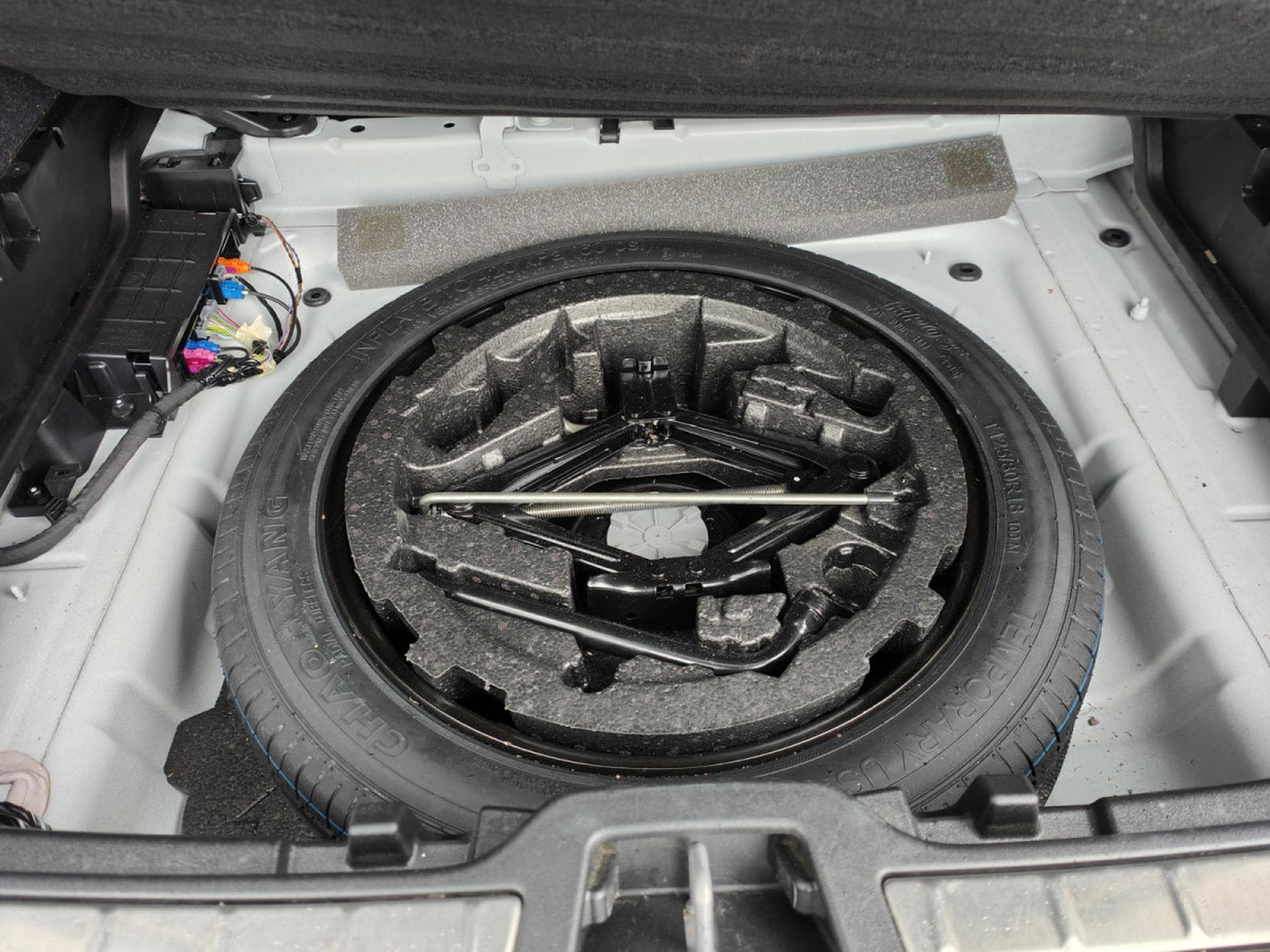 Volvo XC40 T4 GEARTRONIC R-DESIGN 4X4 CARPLAY TOIT OUVRANT SIEGES CHAUF (2019) - Photo 11