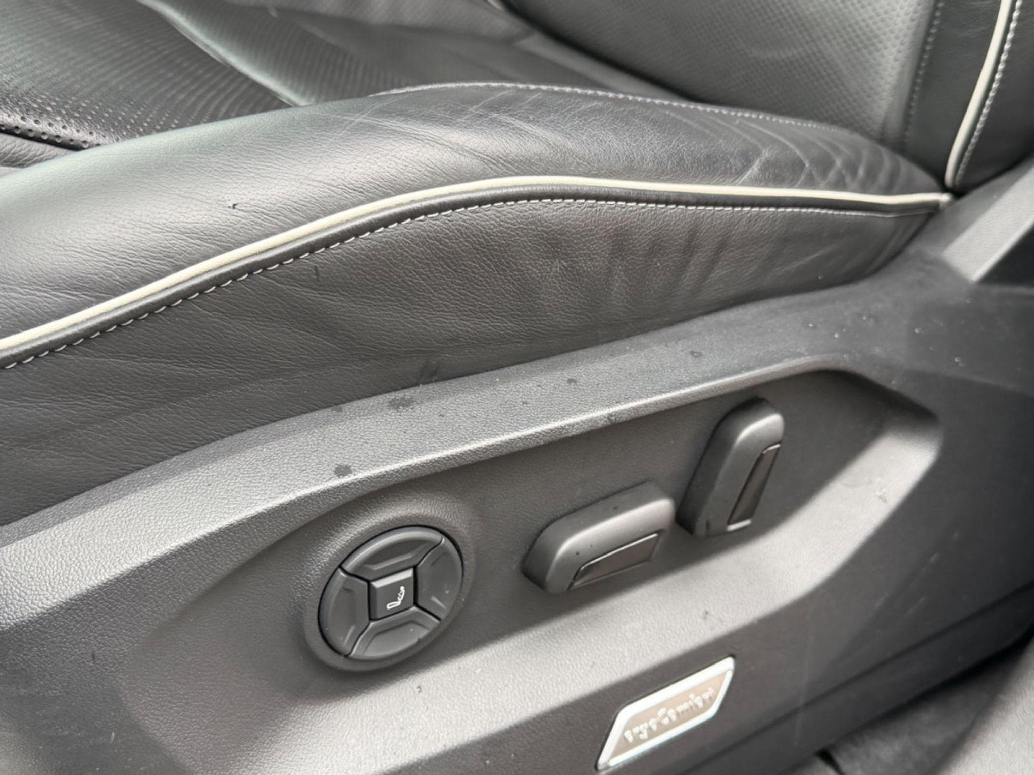 VW Touareg Elegance 4Motion 210KW/Pano/Luft/20Zoll/ (2019) - Photo 11