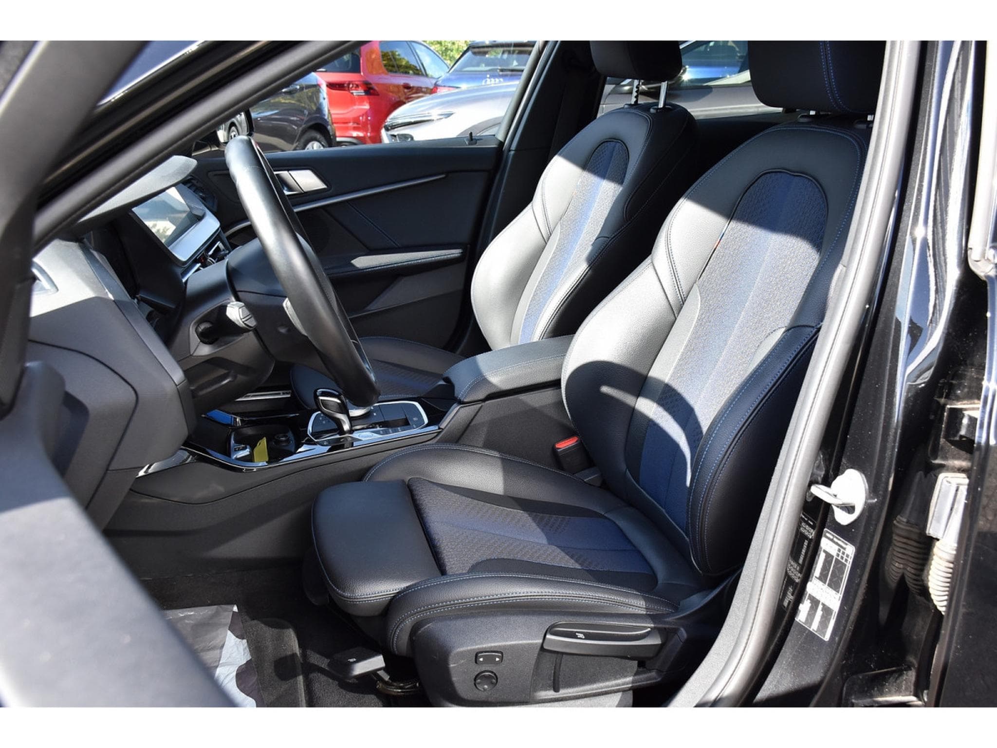 BMW 118 iA "M" Sport LANE GPS PDC 1° MAIN (2022) - Foto 6
