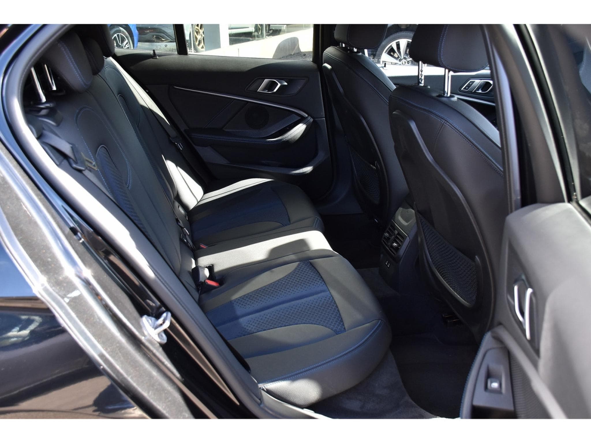BMW 118 iA "M" Sport LANE GPS PDC 1° MAIN (2022) - Foto 8